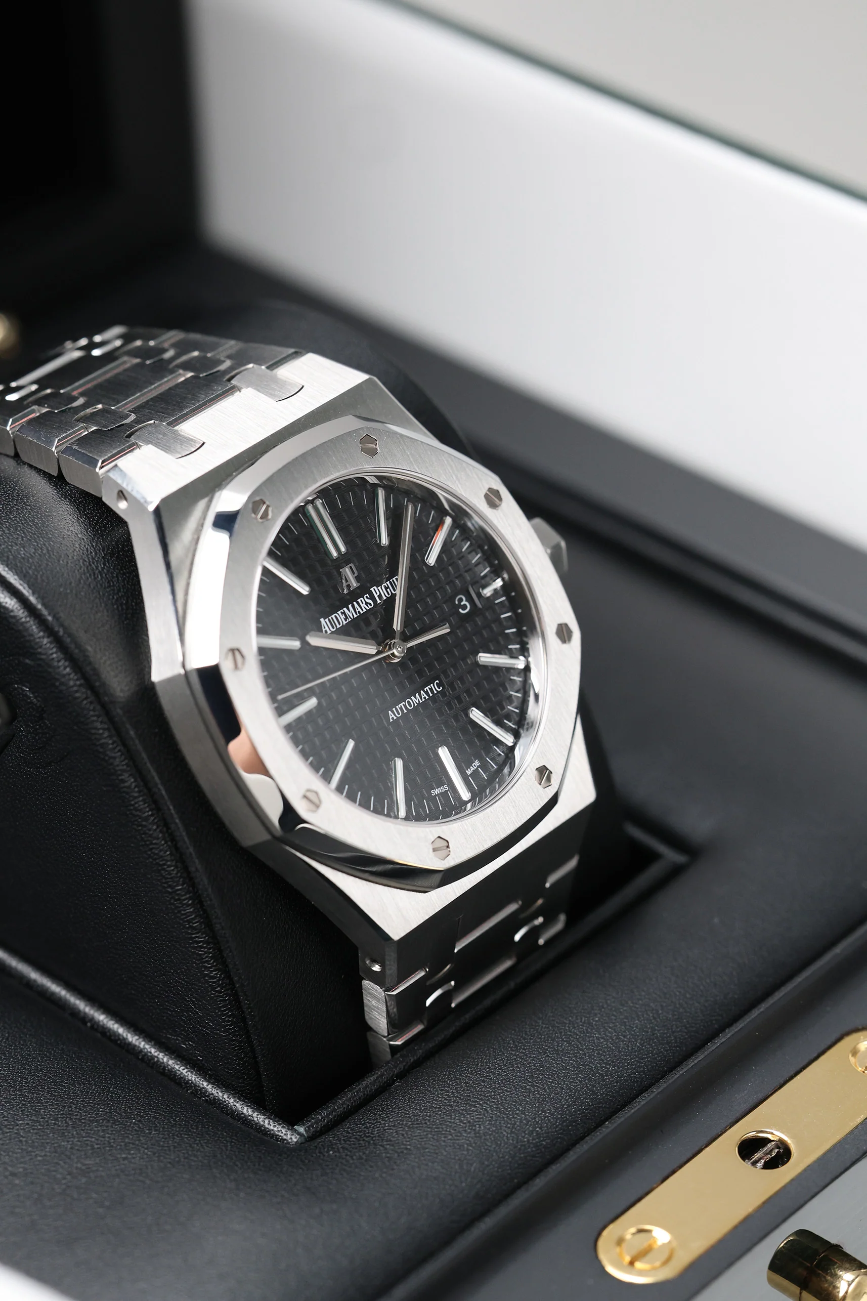 Audemars Piguet Royal Oak Automatic 41mm 15400ST 2016 [Preowned] - Image 10