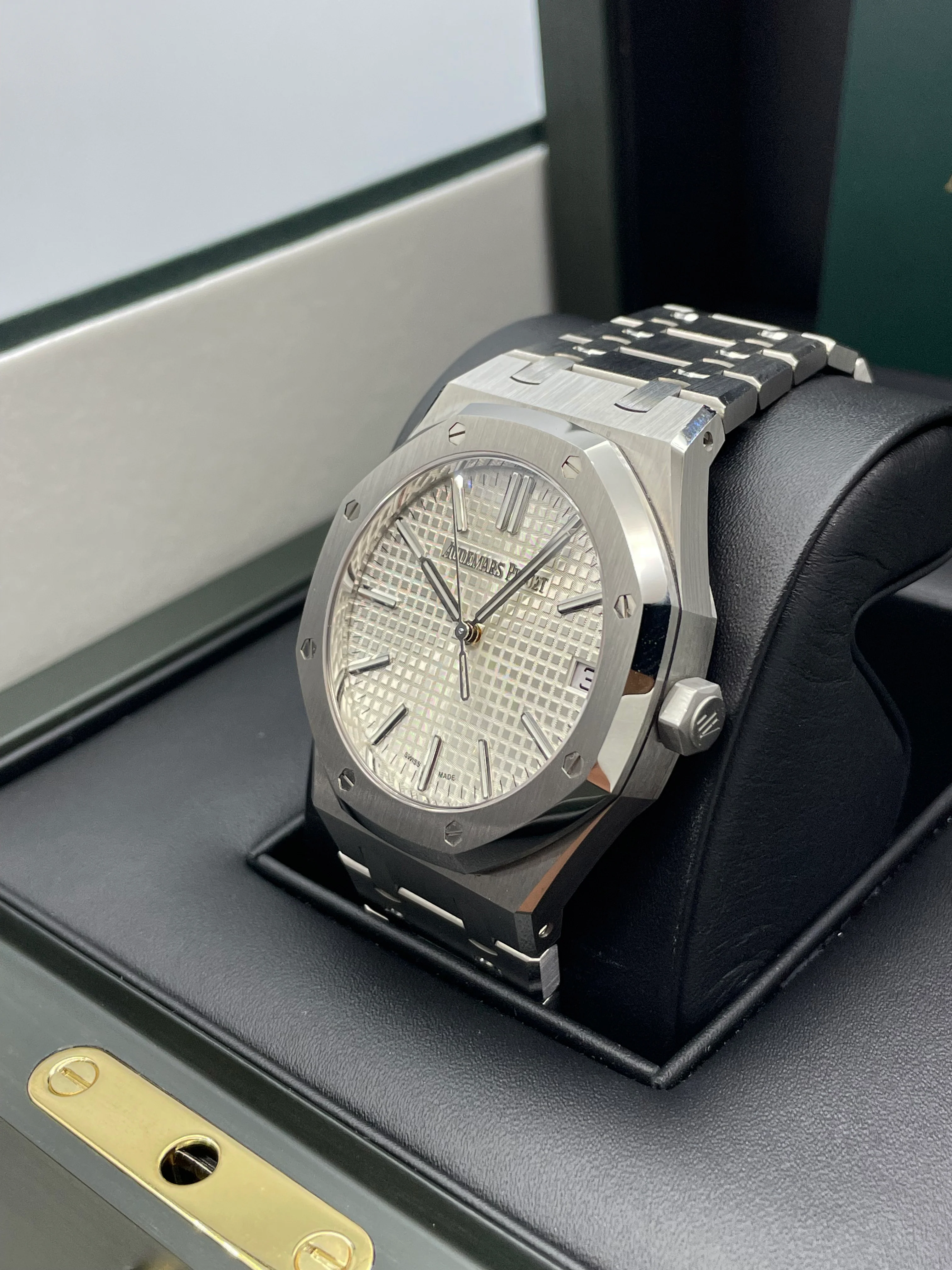 Audemars Piguet Royal Oak Automatic 41mm 15510ST 2023 [Preowned] - Image 9