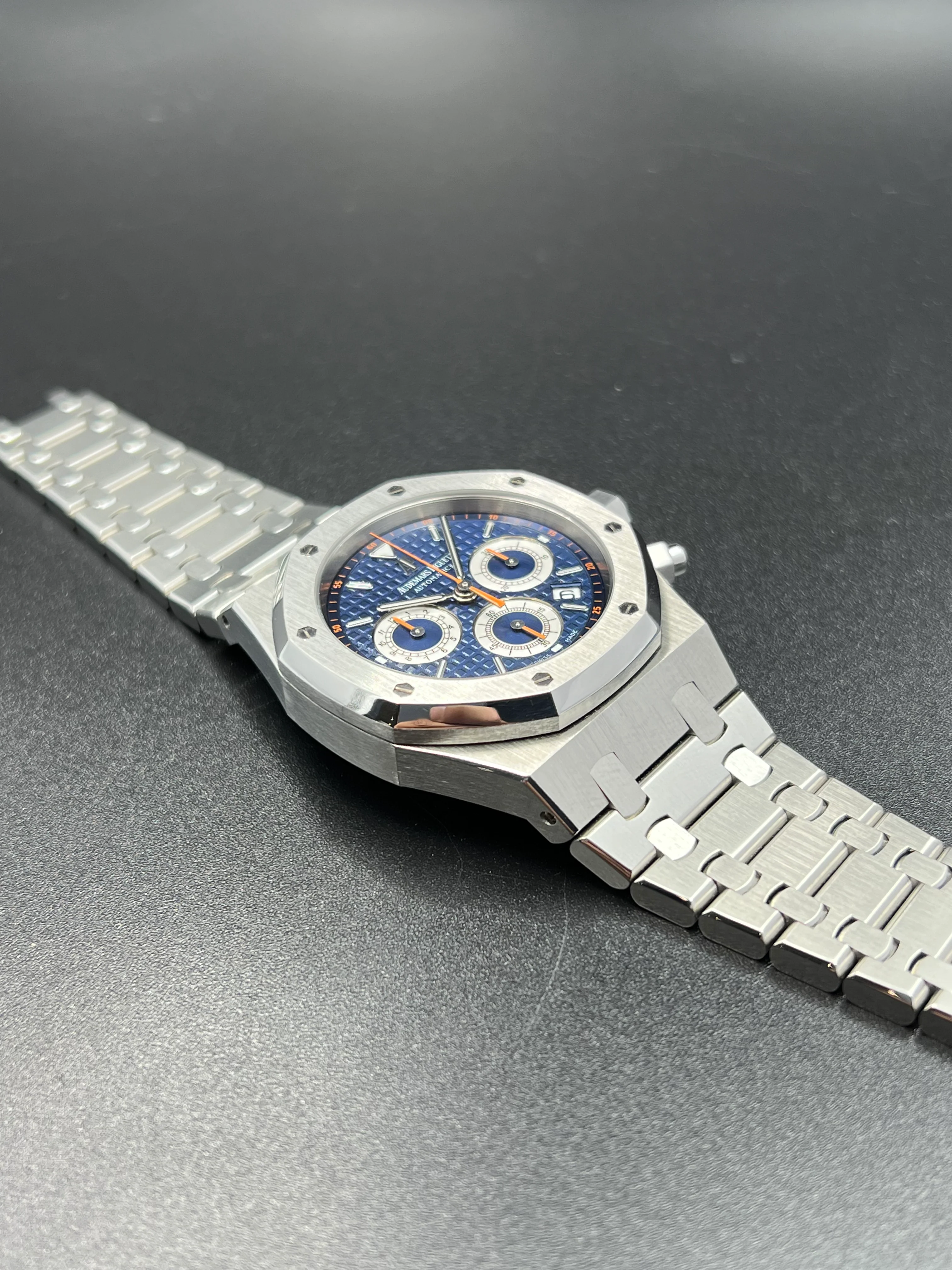Audemars Piguet Royal Oak Chronograph Blue 39mm 26300ST 2010 [Preowned] - Image 10