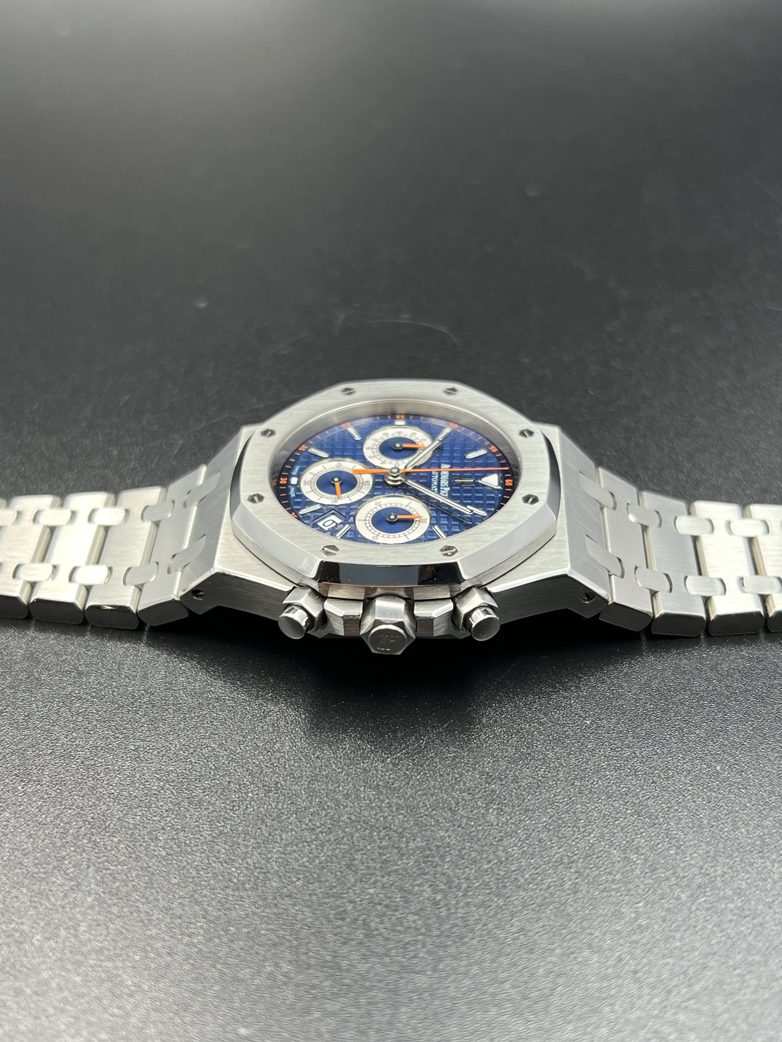 Audemars Piguet Royal Oak Chronograph Blue 39mm 26300ST 2010 [Preowned] - Image 14