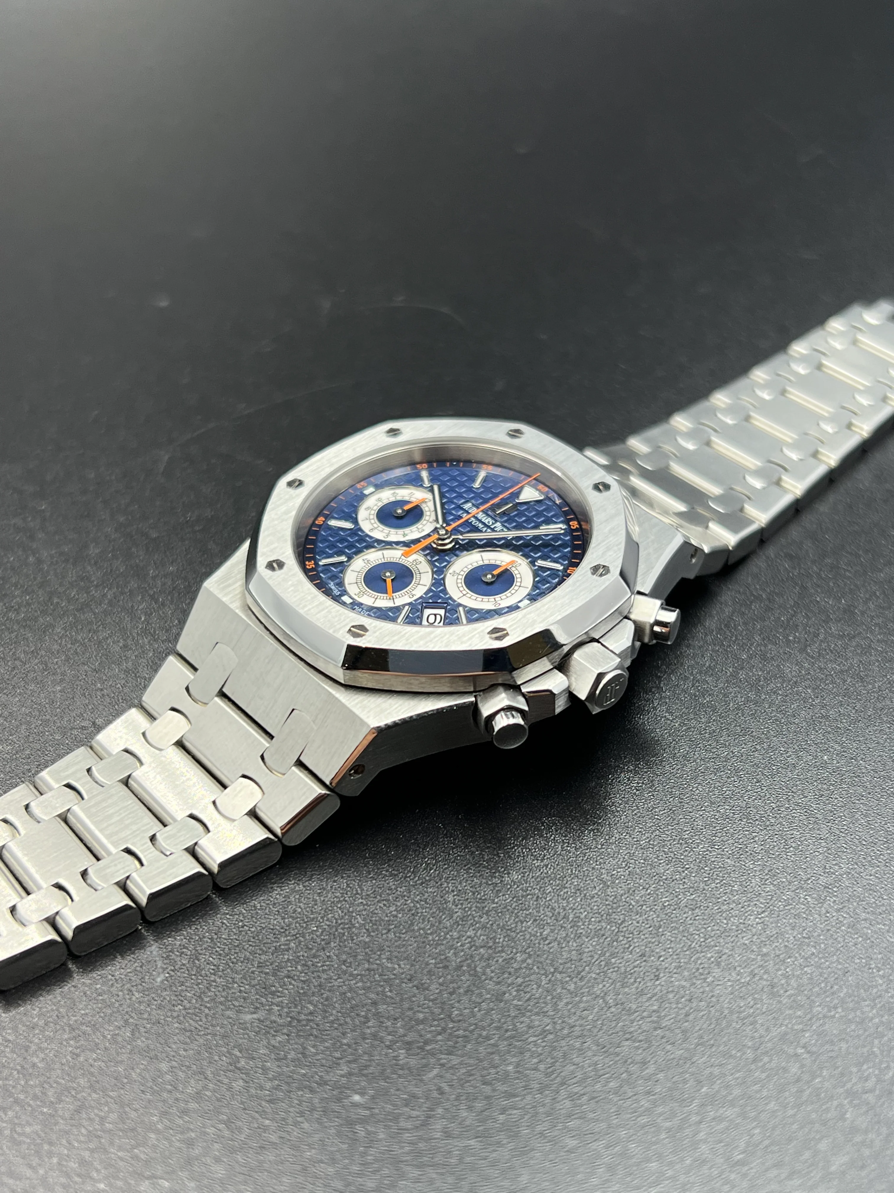 Audemars Piguet Royal Oak Chronograph Blue 39mm 26300ST 2010 [Preowned] - Image 15