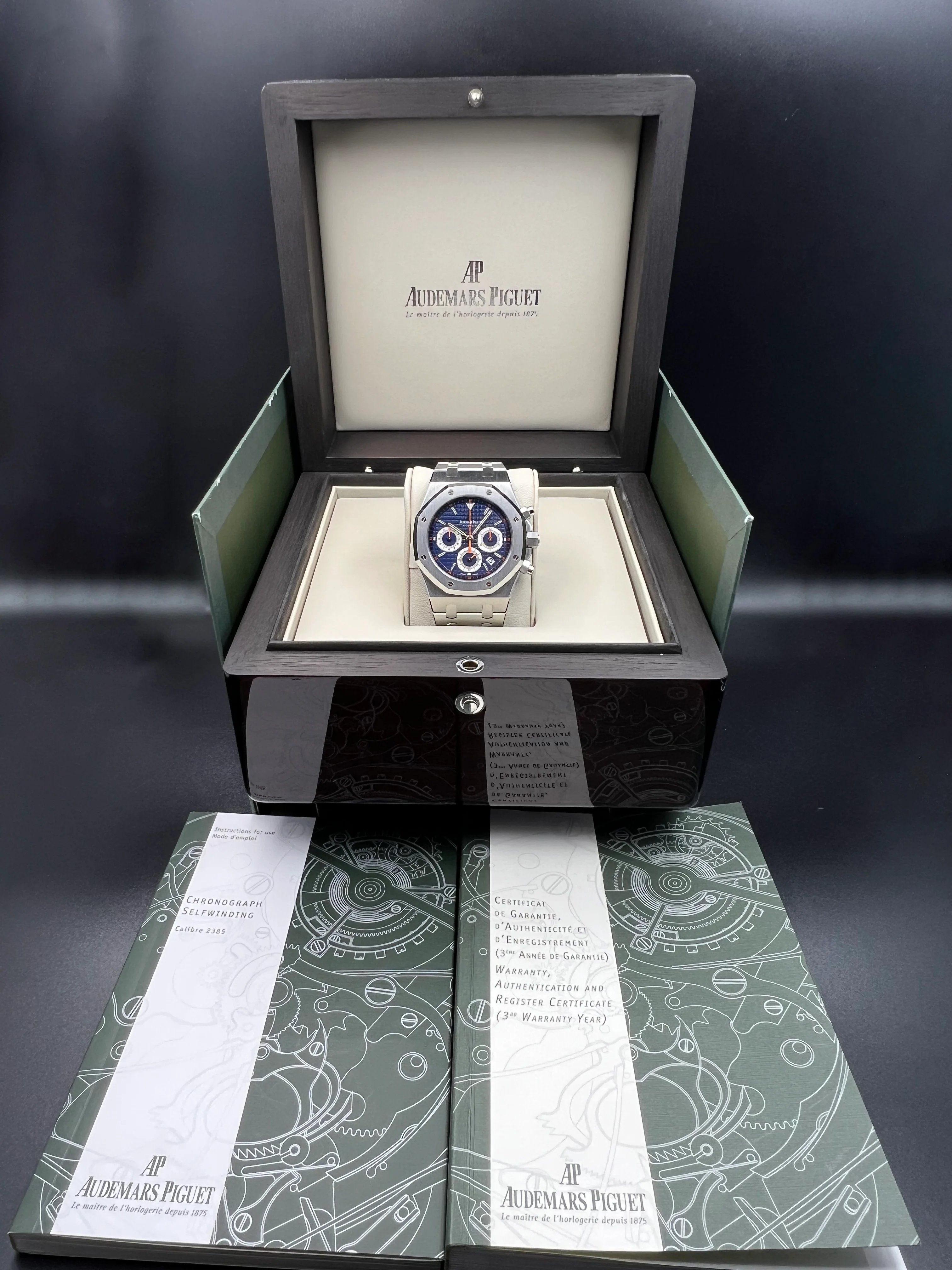 Audemars Piguet Royal Oak Chronograph Blue 39mm 26300ST 2010 [Preowned] - Image 7