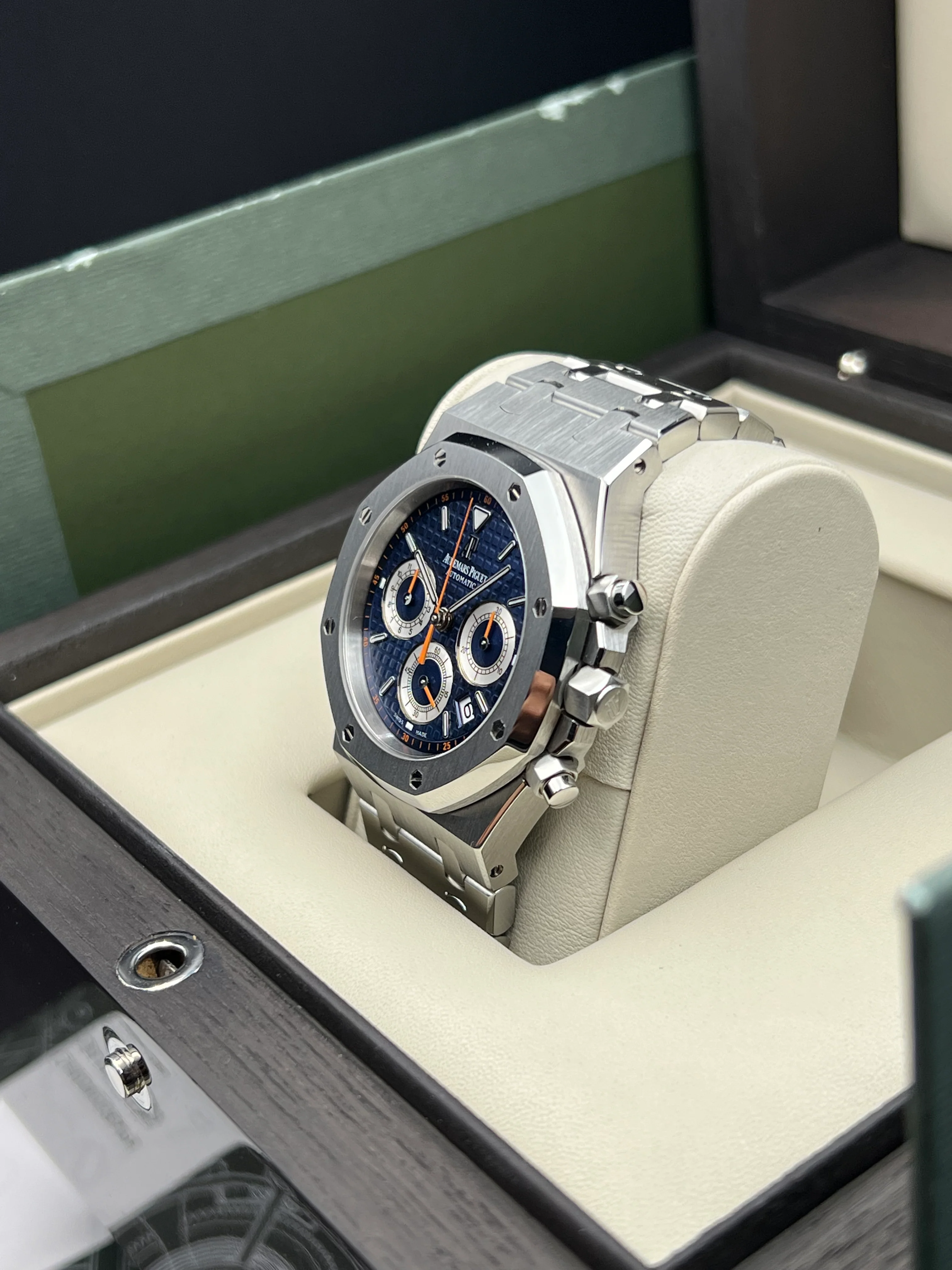 Audemars Piguet Royal Oak Chronograph Blue 39mm 26300ST 2010 [Preowned] - Image 9