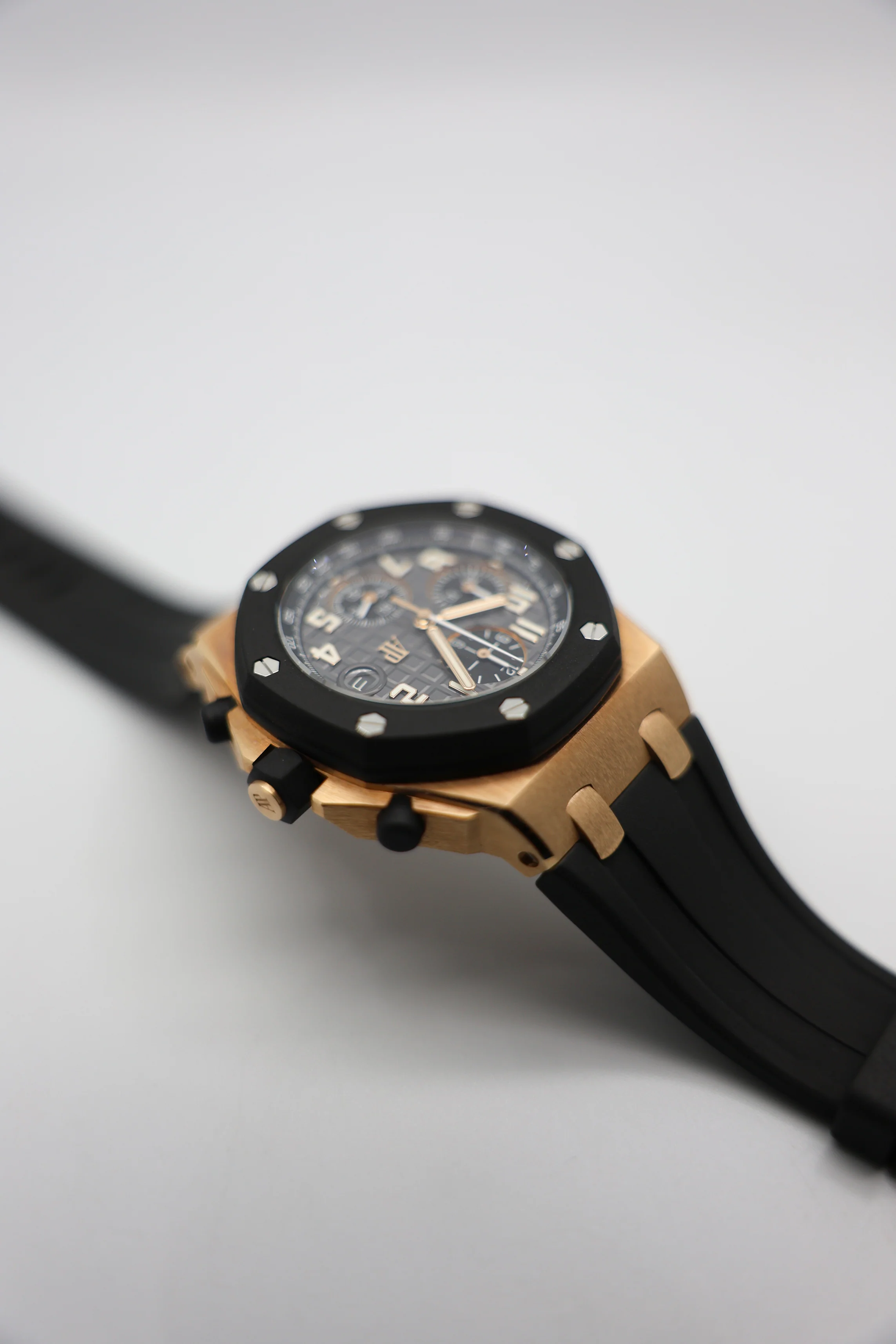 Audemars Piguet Royal Oak Offshore Chrono Rose Gold 42mm 2022 [Preowned] - Image 10
