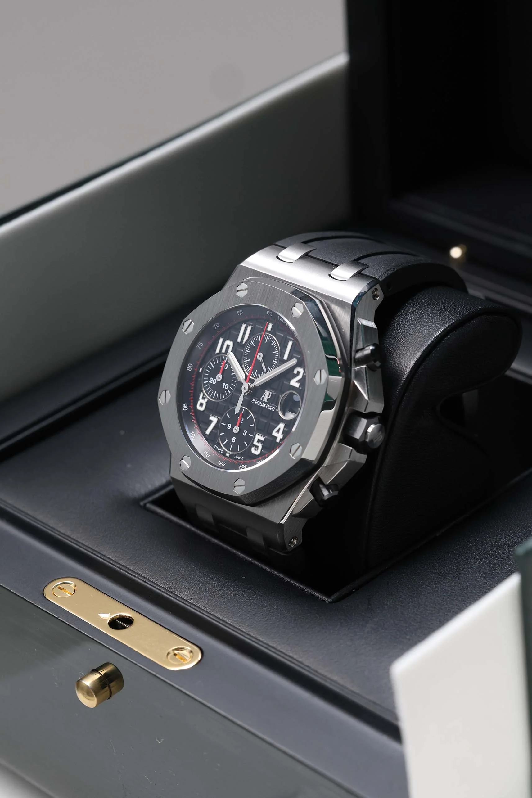 Audemars Piguet Royal Oak Offshore Chronograph Vampire 42mm 2017 [Preowned] - Image 9