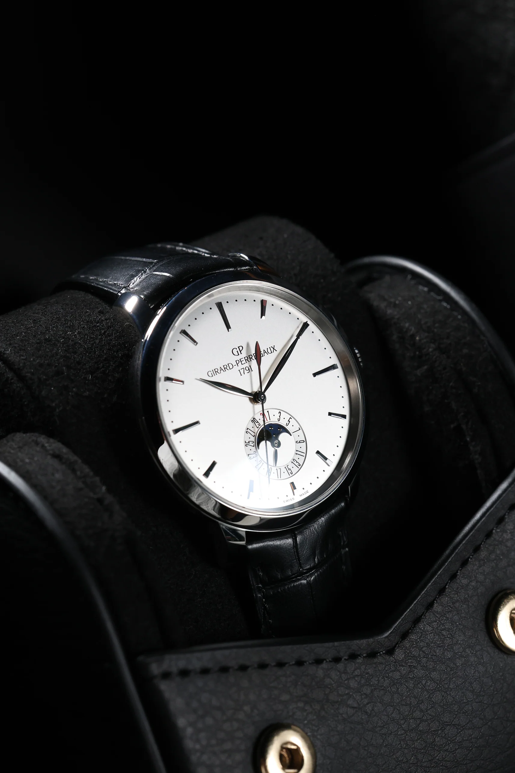 Girard Perregaux 1966 Date and Moon Phase - 40mm 49545-11-131-BB60 - Image 10
