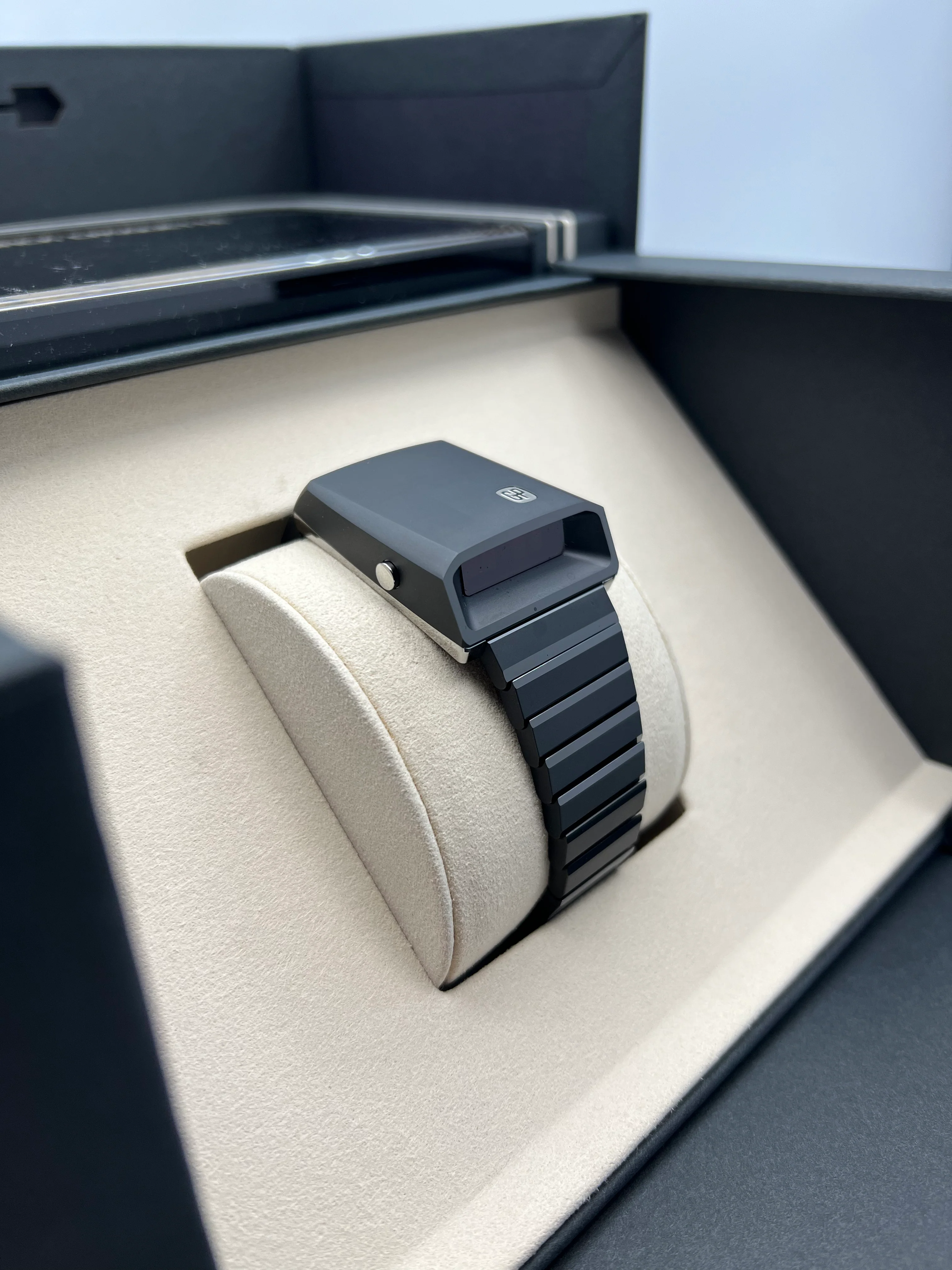 Girard-Perregaux Casquette 2.0 Limited Edition 42mm 2023 [Preowned] - Image 6