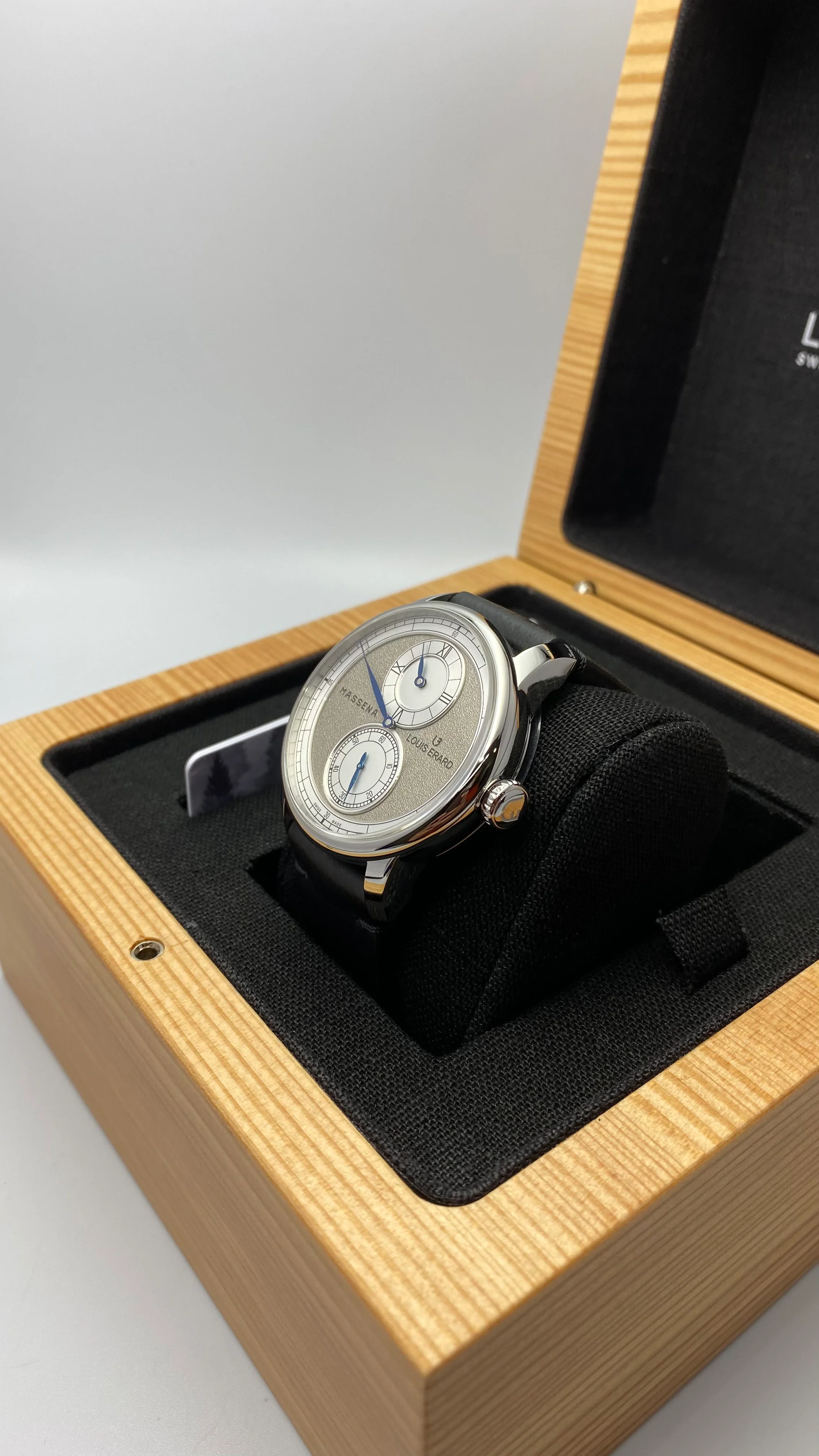 Louis Erard Le Régulateur x Massena LAB Silver 42mm - Image 11