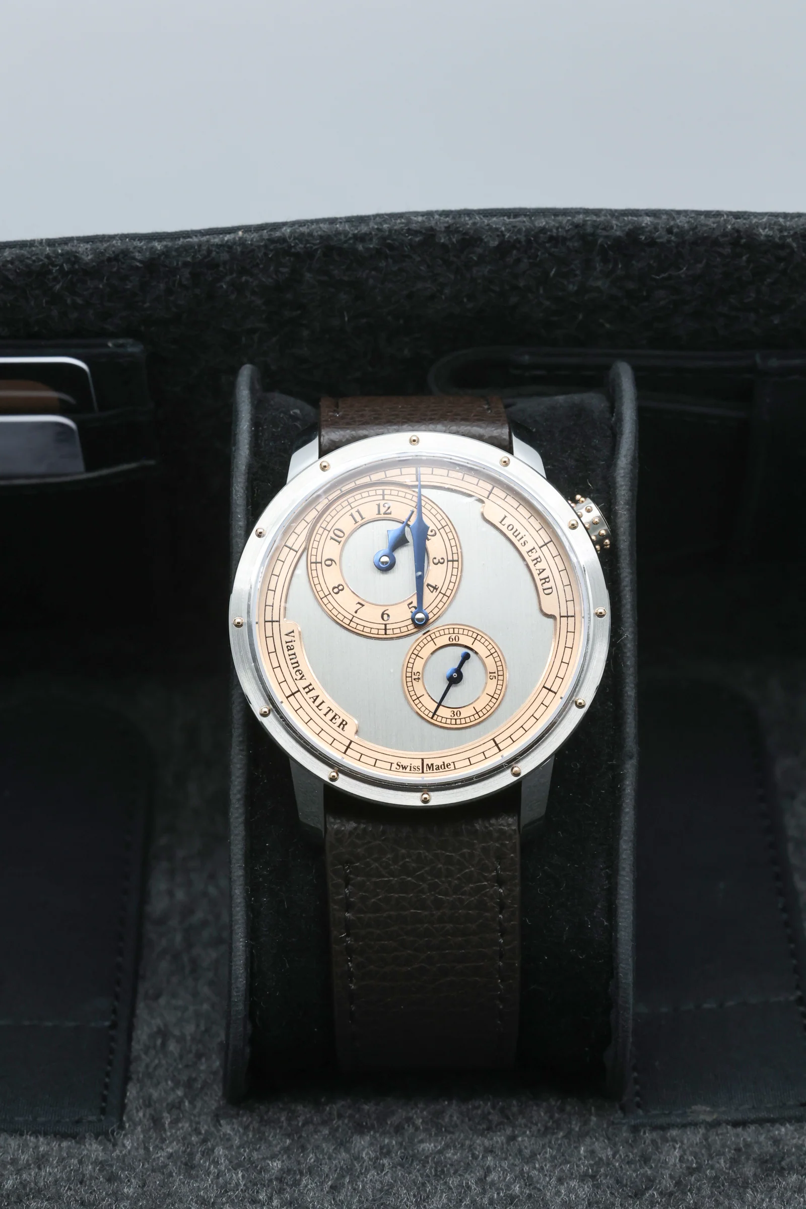 Louis Erard Le Régulateur x Vianney Halter II 43mm 85246AA02.BVA172 - Image 8