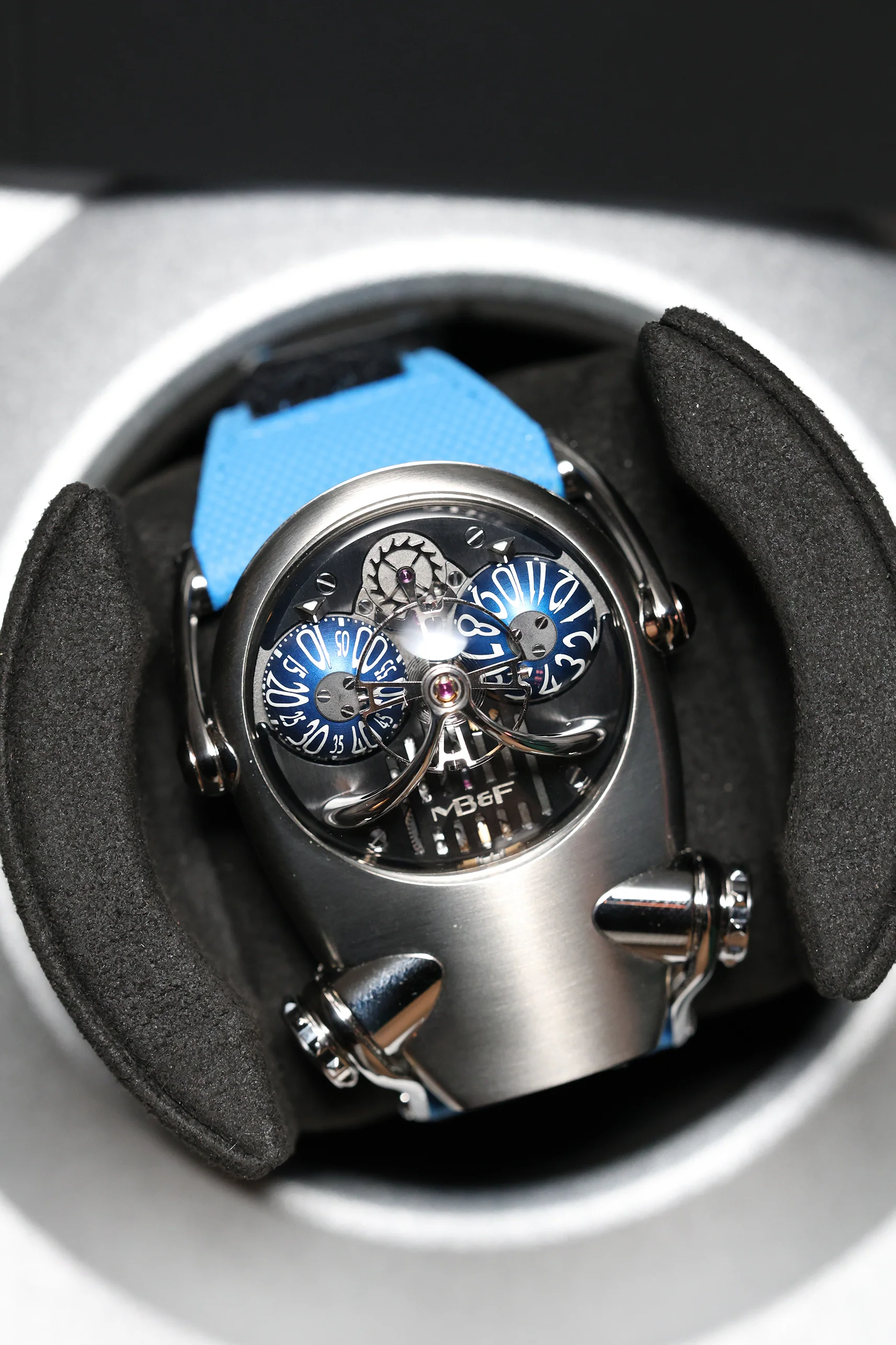 MB&F HM10 Bulldog Titanium 2024 [Preowned] - Image 12