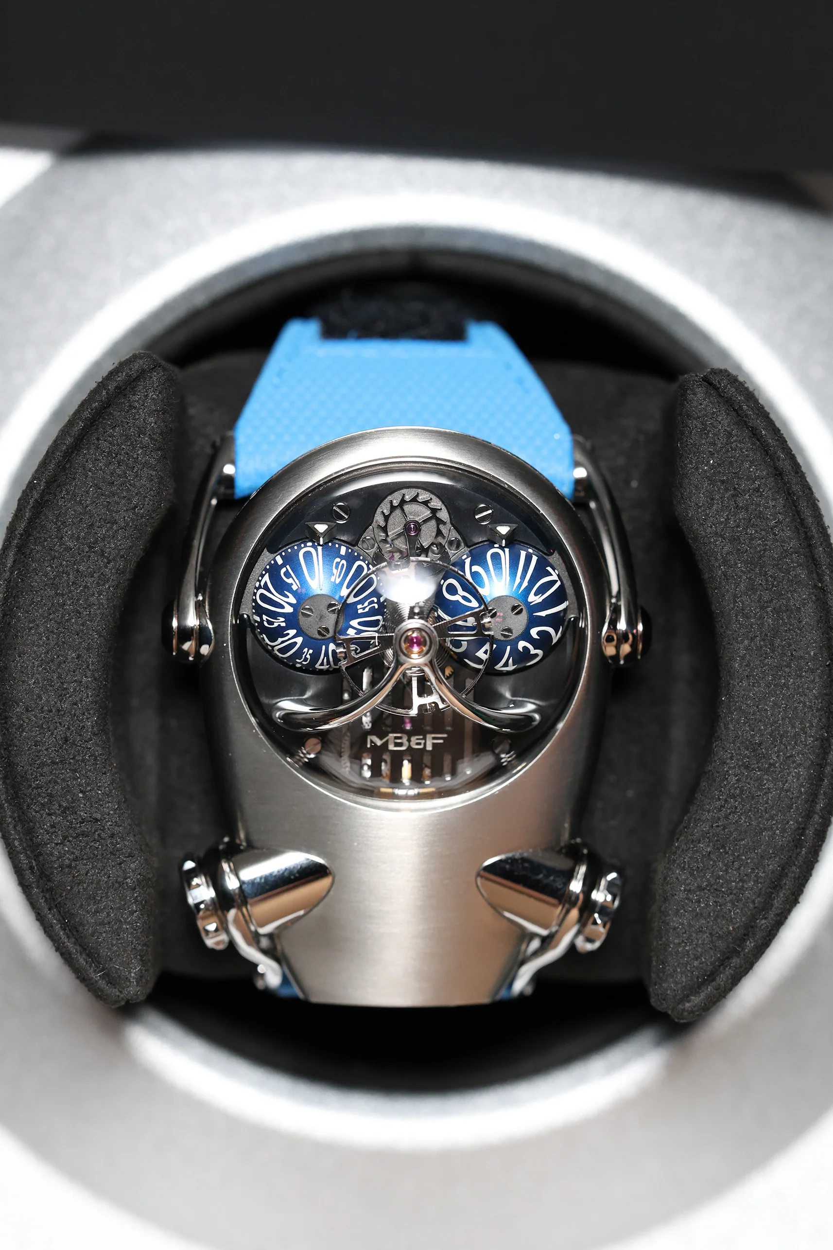 MB&F HM10 Bulldog Titanium 2024 [Preowned] - Image 13