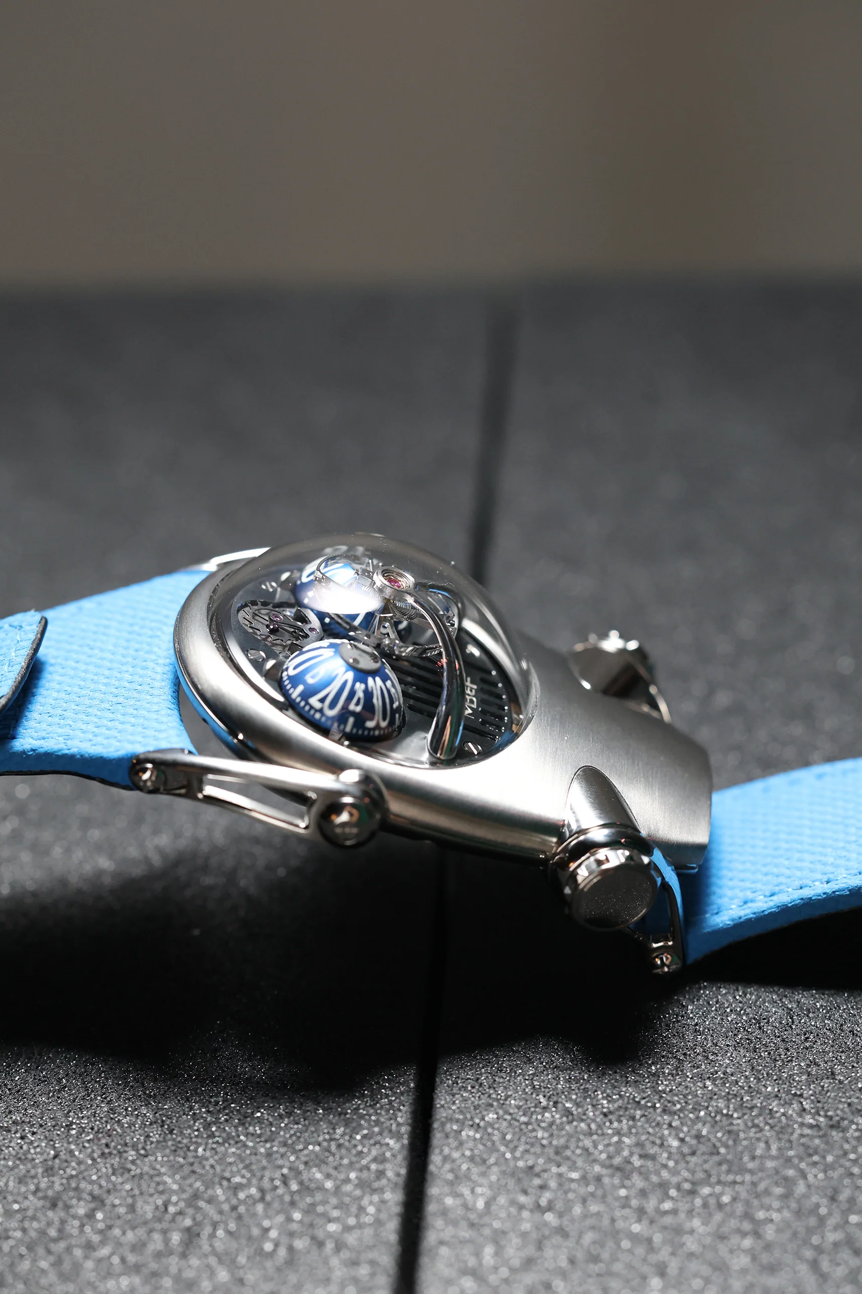 MB&F HM10 Bulldog Titanium 2024 [Preowned] - Image 17