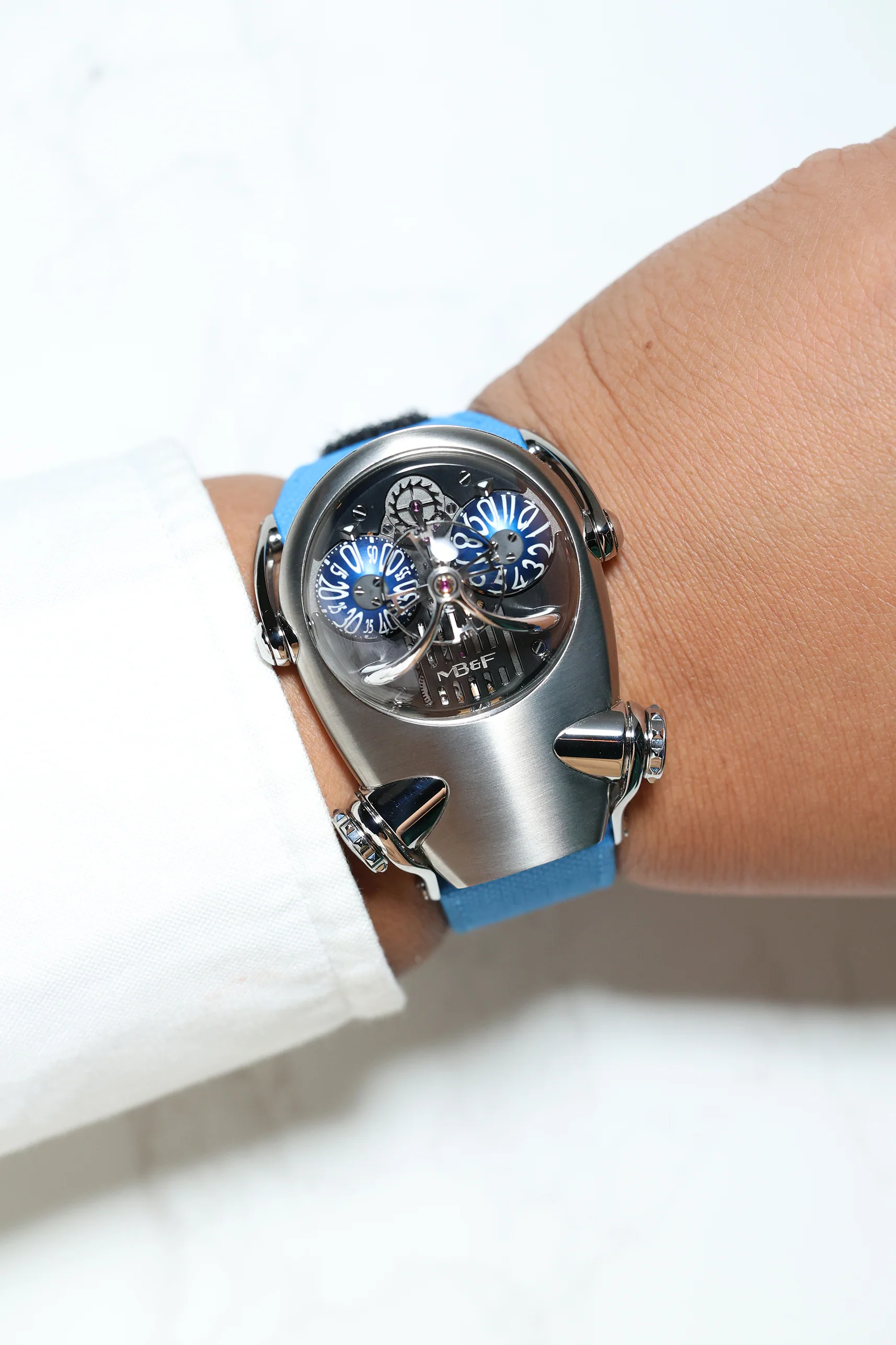 MB&F HM10 Bulldog Titanium 2024 [Preowned] - Image 8