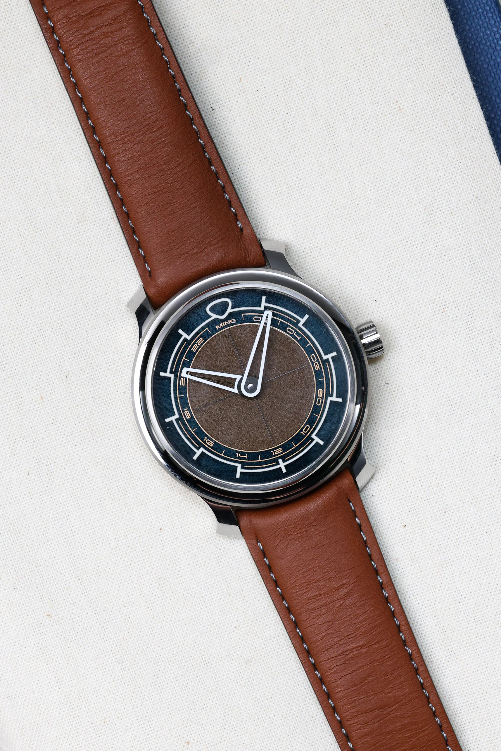 MING 22.01 GMT Gilt  - 38mm 2023 [Preowned] - Image 8