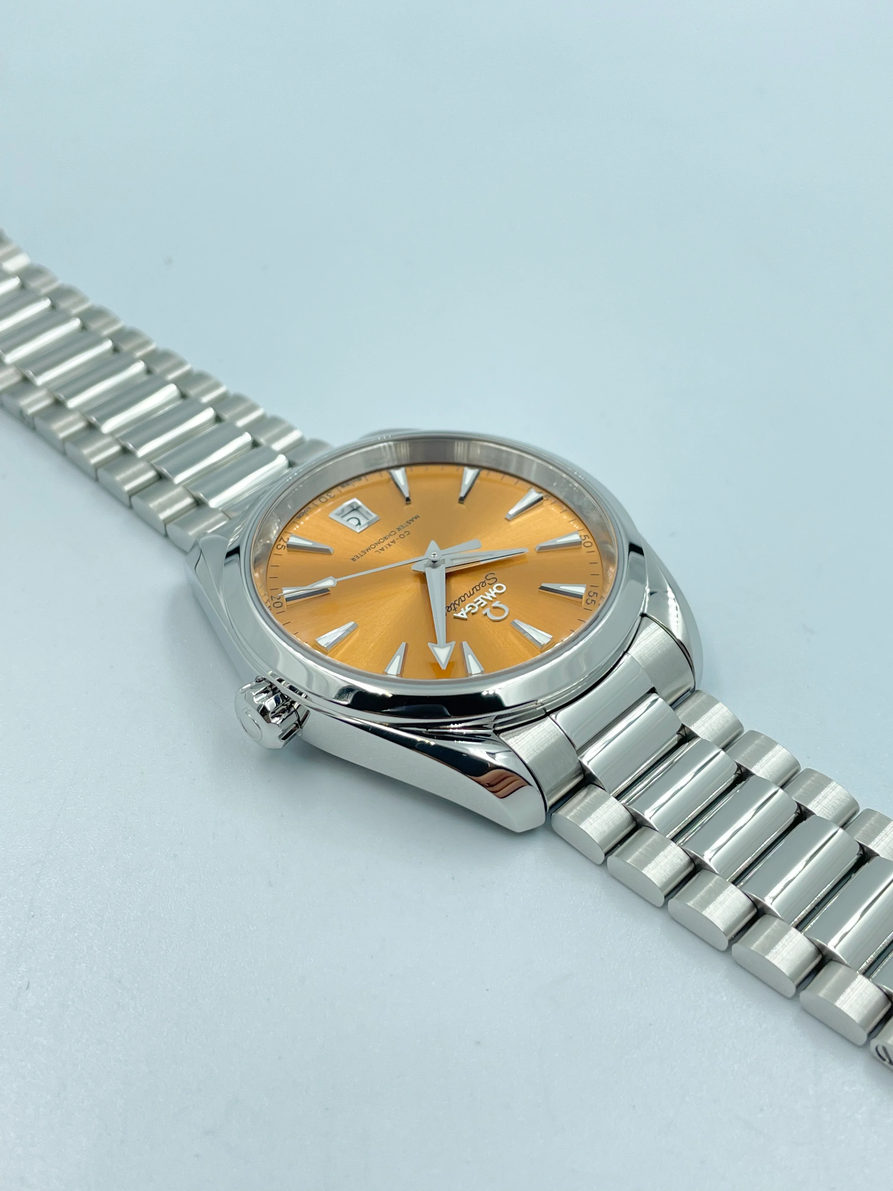 Omega Aqua Terra Shades Saffron 38mm 2023 [Preowned] - Image 10