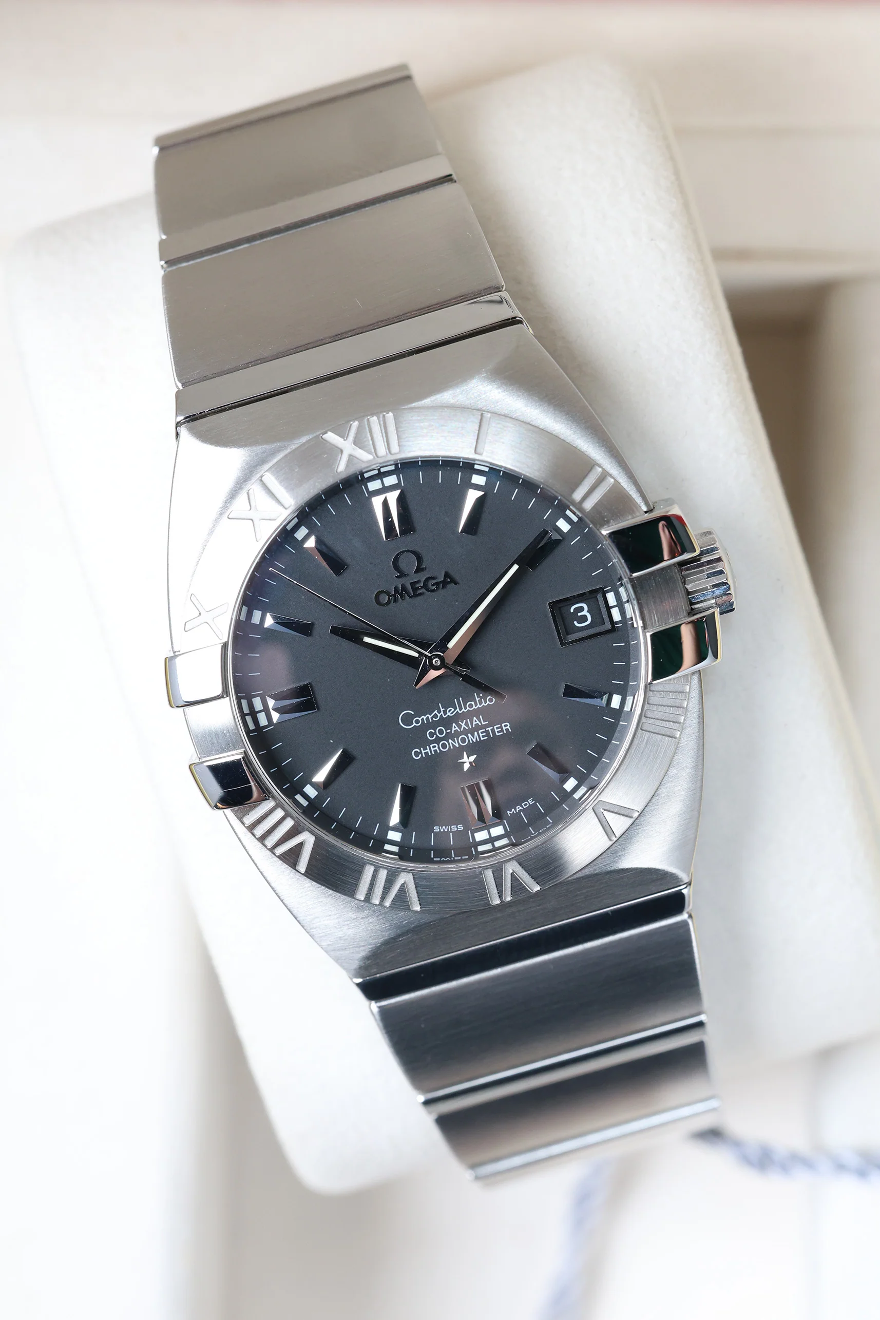 Omega Constellation 35mm Black 1501.51.00 2004 [Preowned] - Image 4