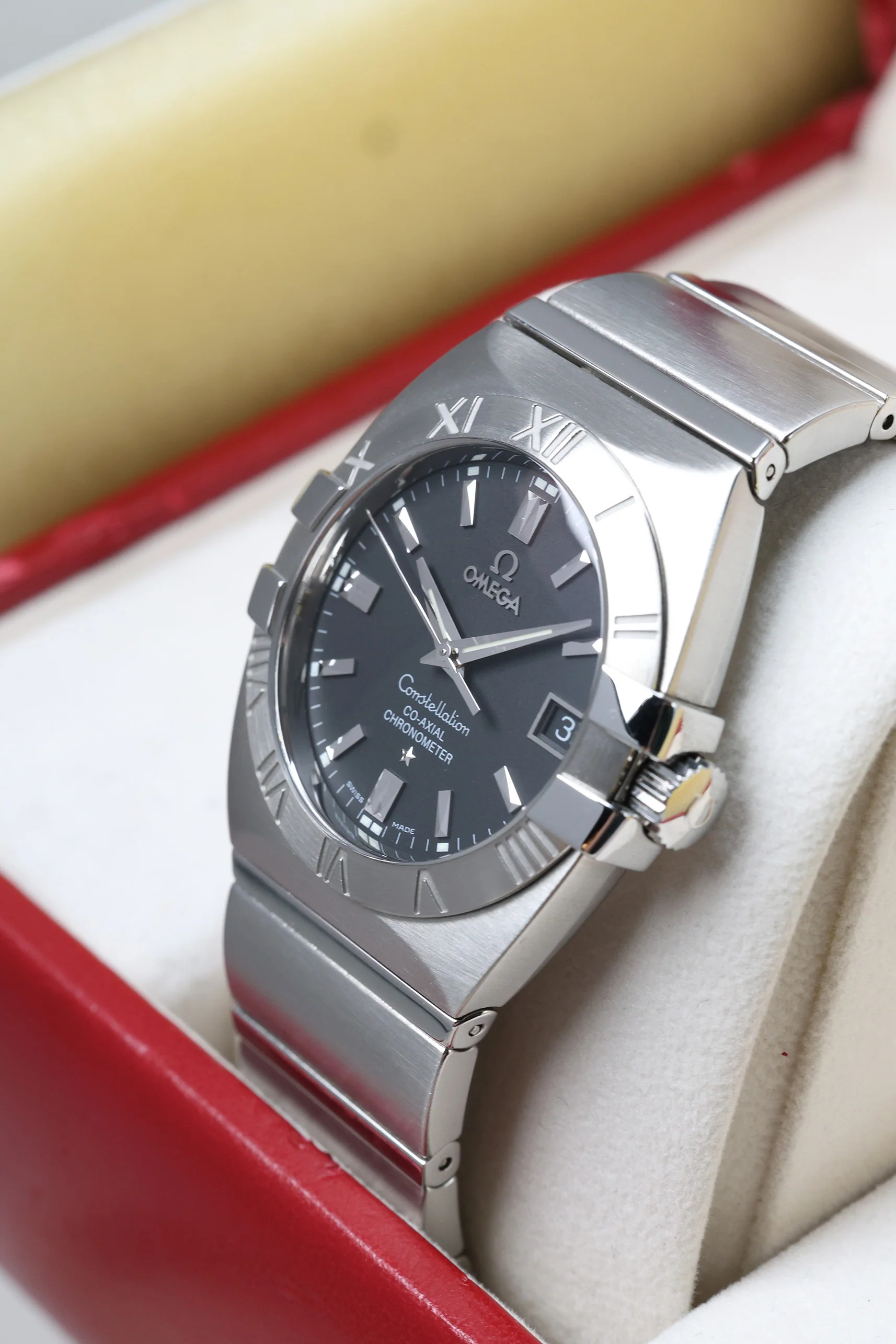Omega Constellation 35mm Black 1501.51.00 2004 [Preowned] - Image 5
