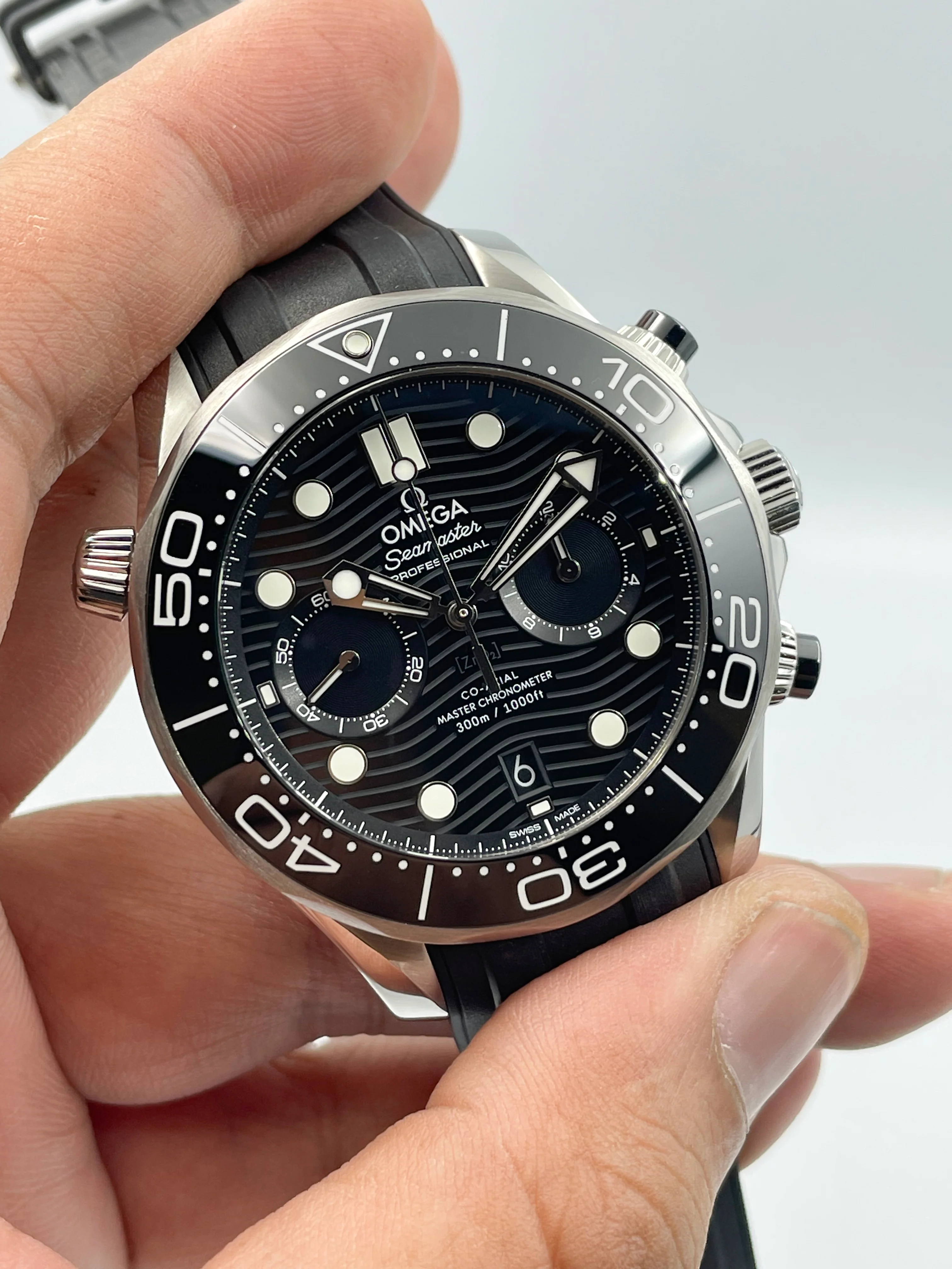 Omega Diver 300m Chronograph Co-Axial Master Chronometer 44mm 2022 [Preowned] - Image 3