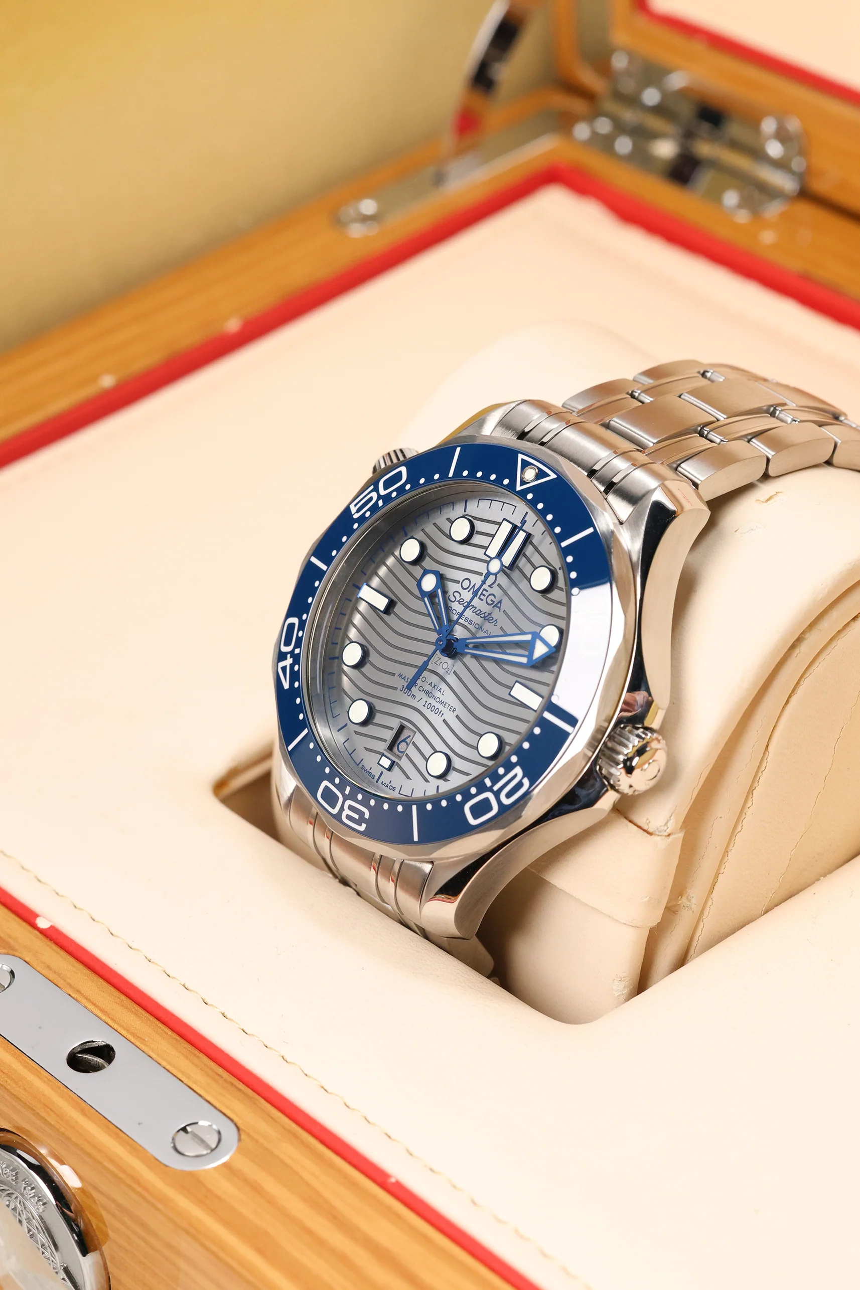 Omega Diver 300m Co-Axial Master Chronometer 42mm 2019 [Preowned] - Image 9