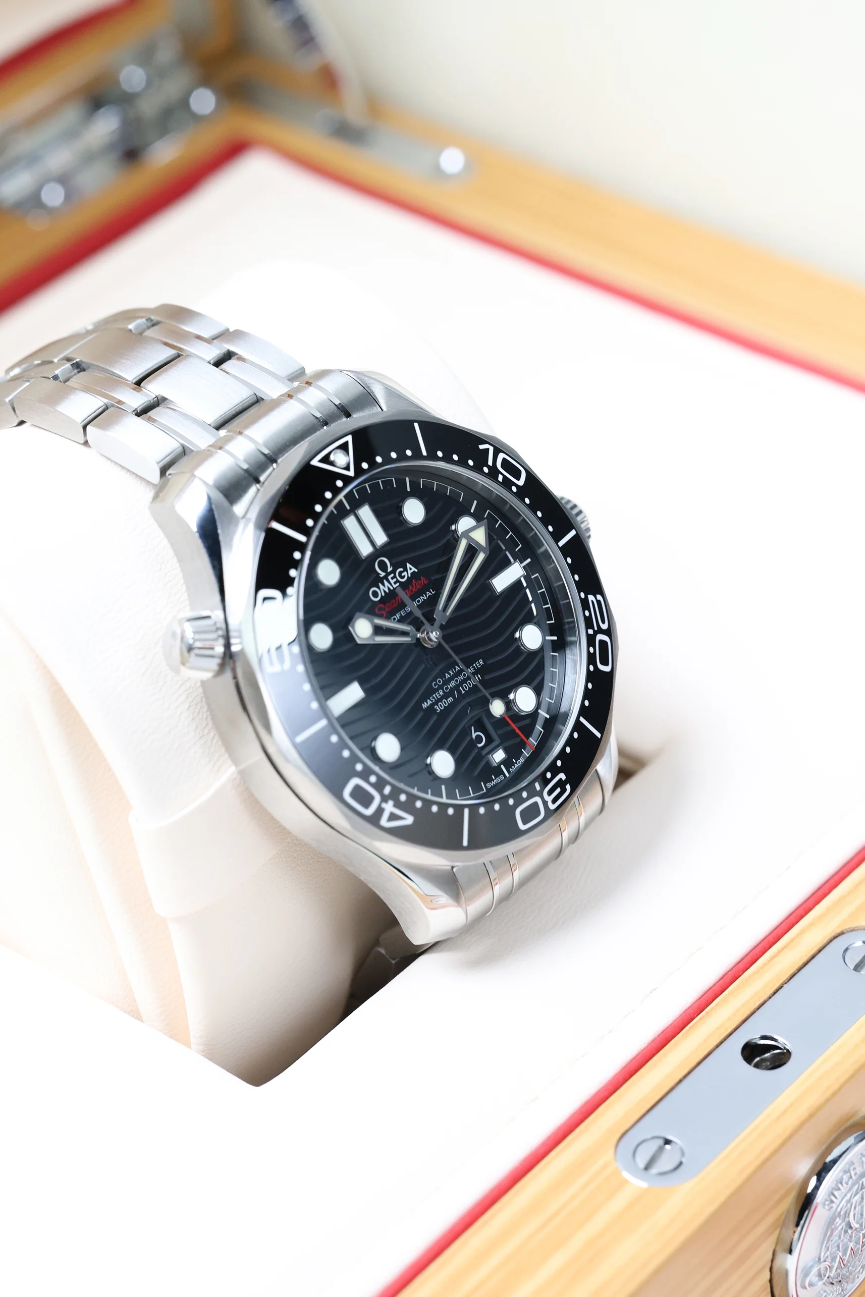 Omega Diver 300m Co-Axial Master Chronometer 42mm 2023 [Preowned] - Image 10