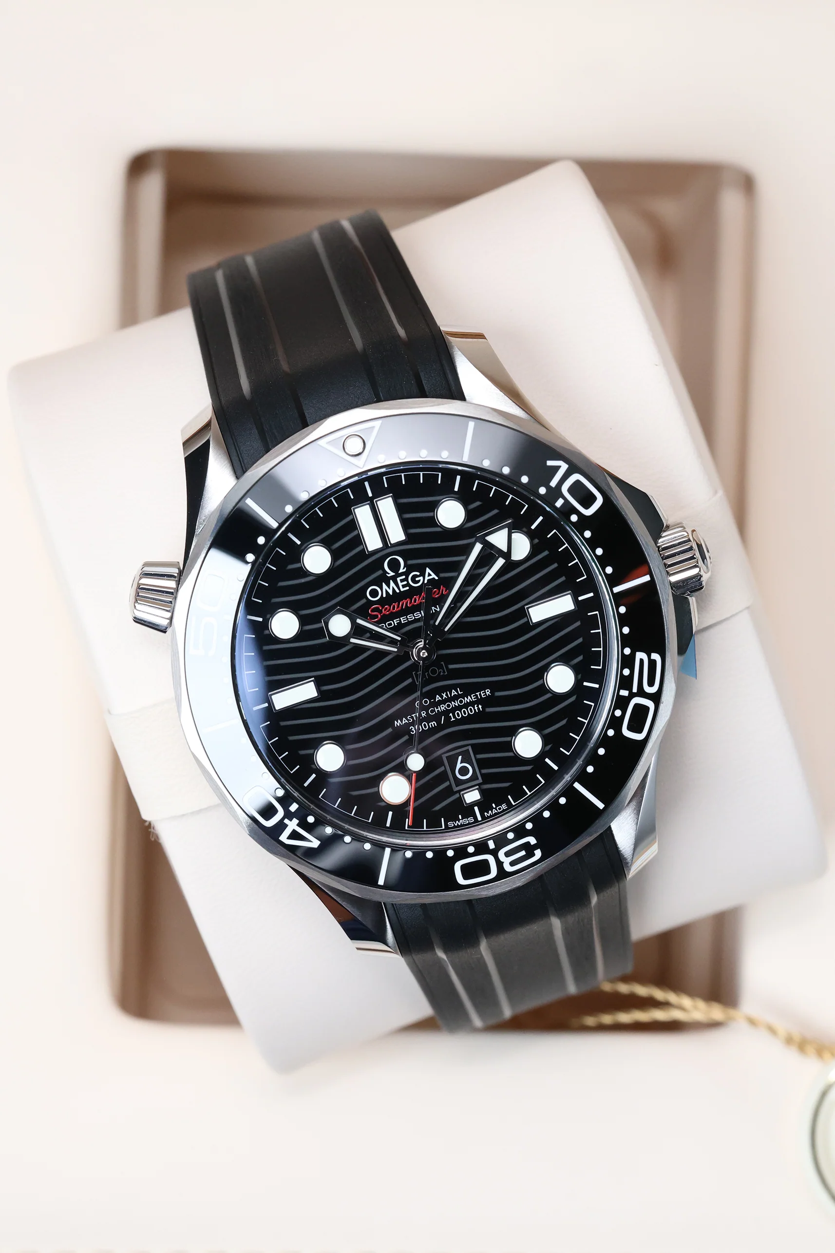 Omega Diver 300m Co-Axial Master Chronometer 42mm - Image 9