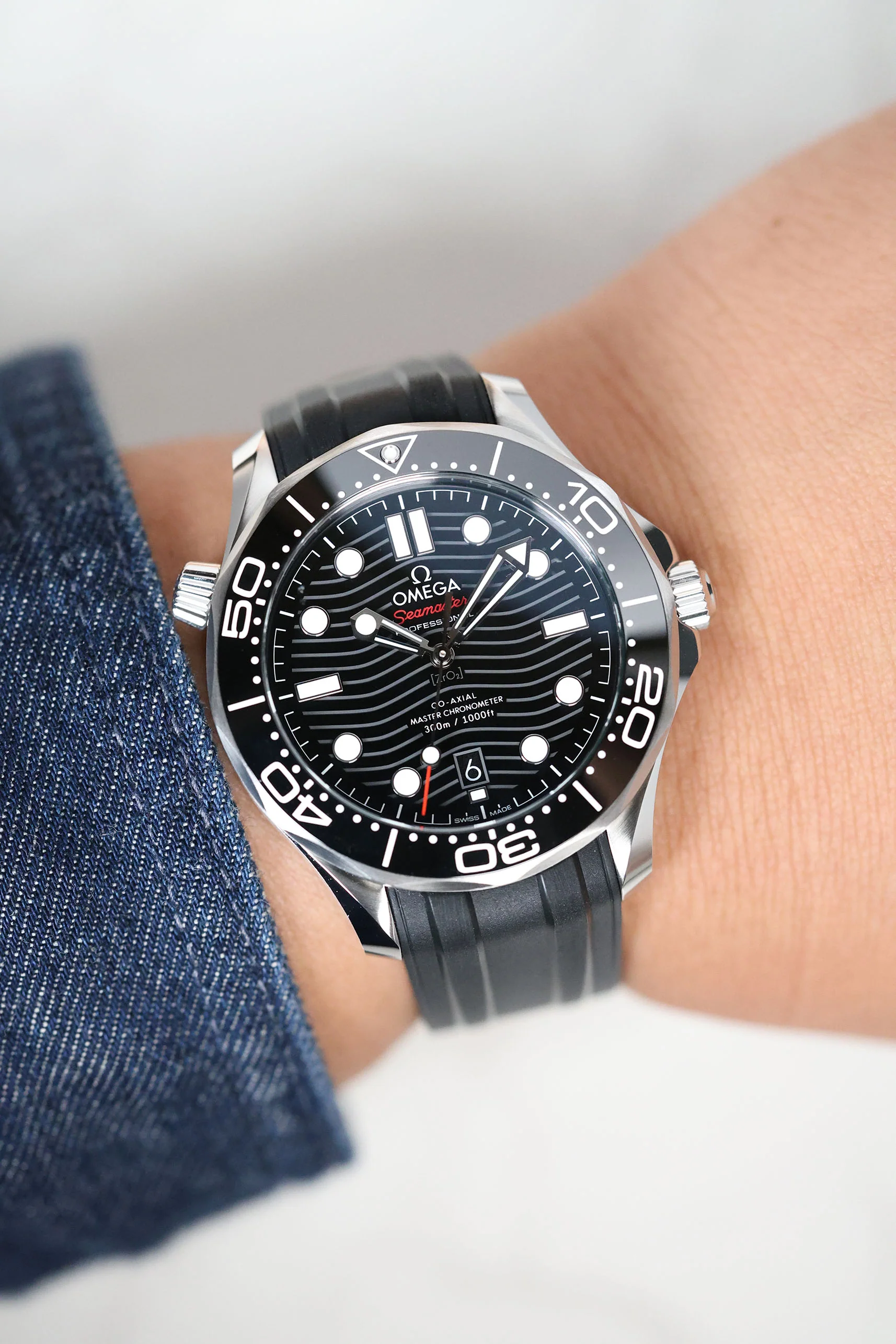 Omega Diver 300m Co-Axial Master Chronometer 42mm - Image 8