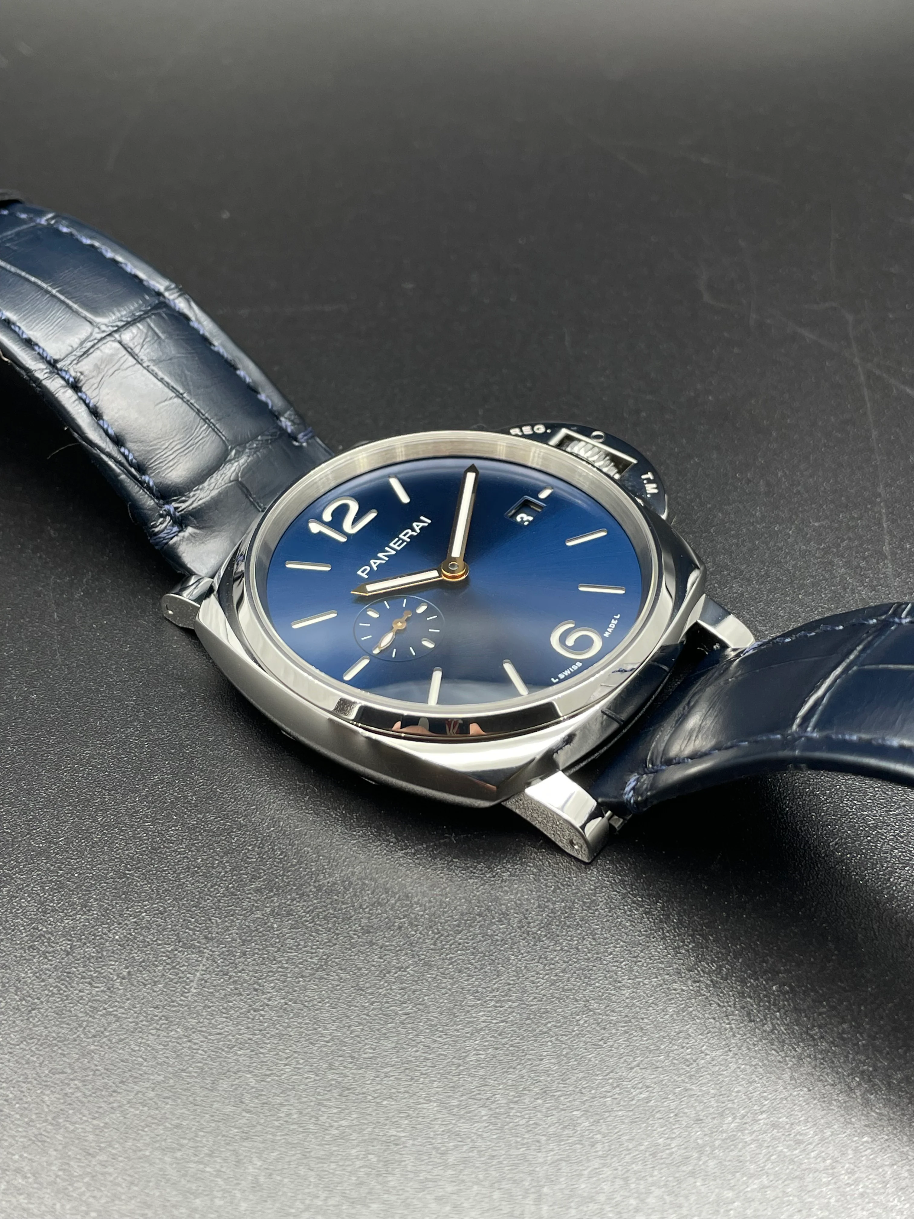 Panerai Luminor Due Prada 42mm 3 Days PAM01429 2024 [Preowned] - Image 7