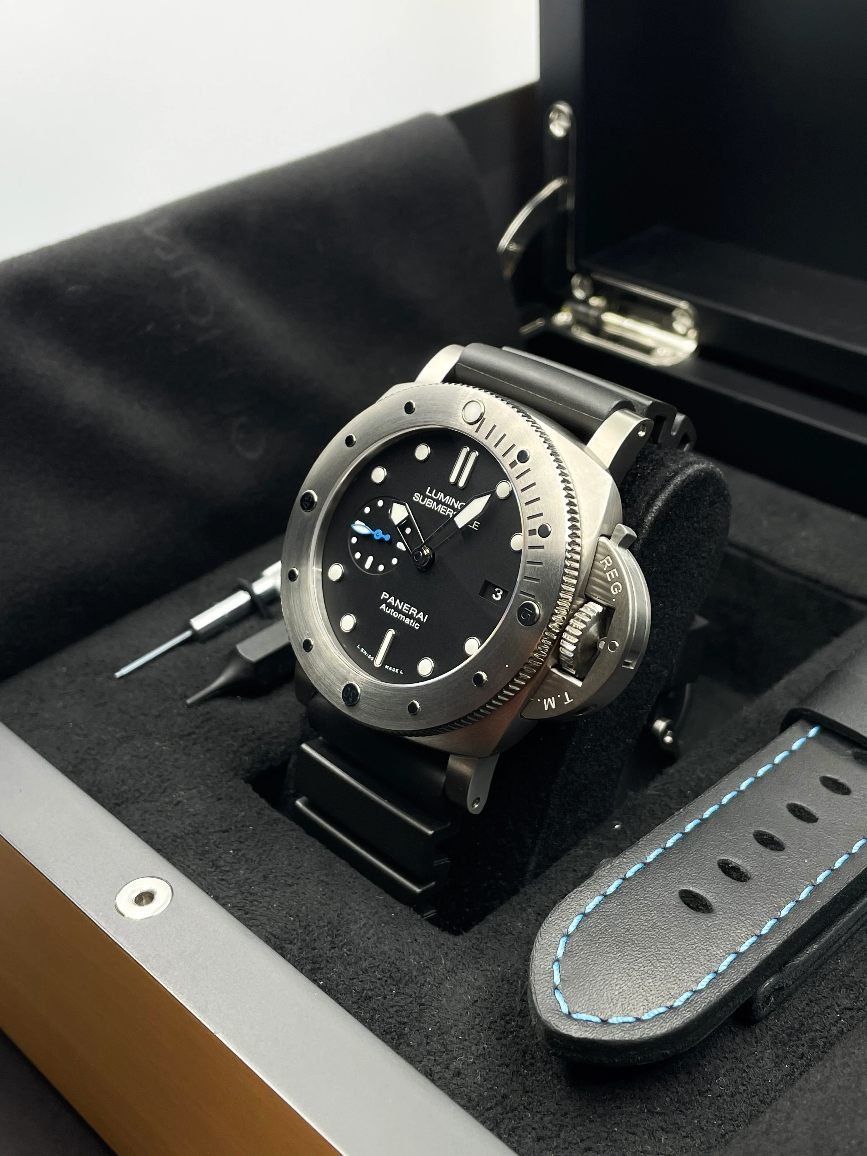 Panerai Submersible 1950 3 Days Auto PAM01305 2018 [Preowned] - Image 6