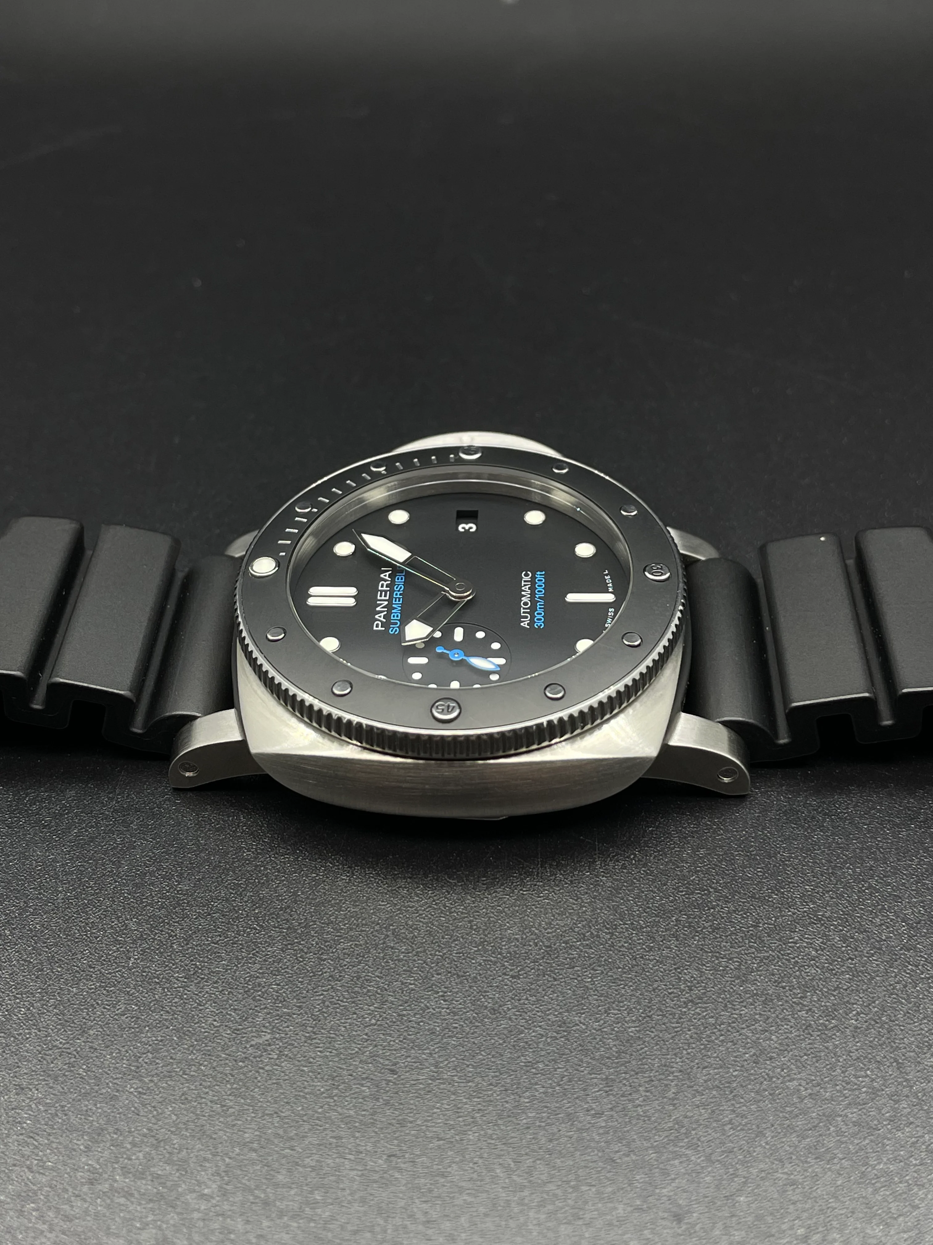 Panerai Submersible Automatic 42mm PAM00683 2019 [Preowned] - Image 12