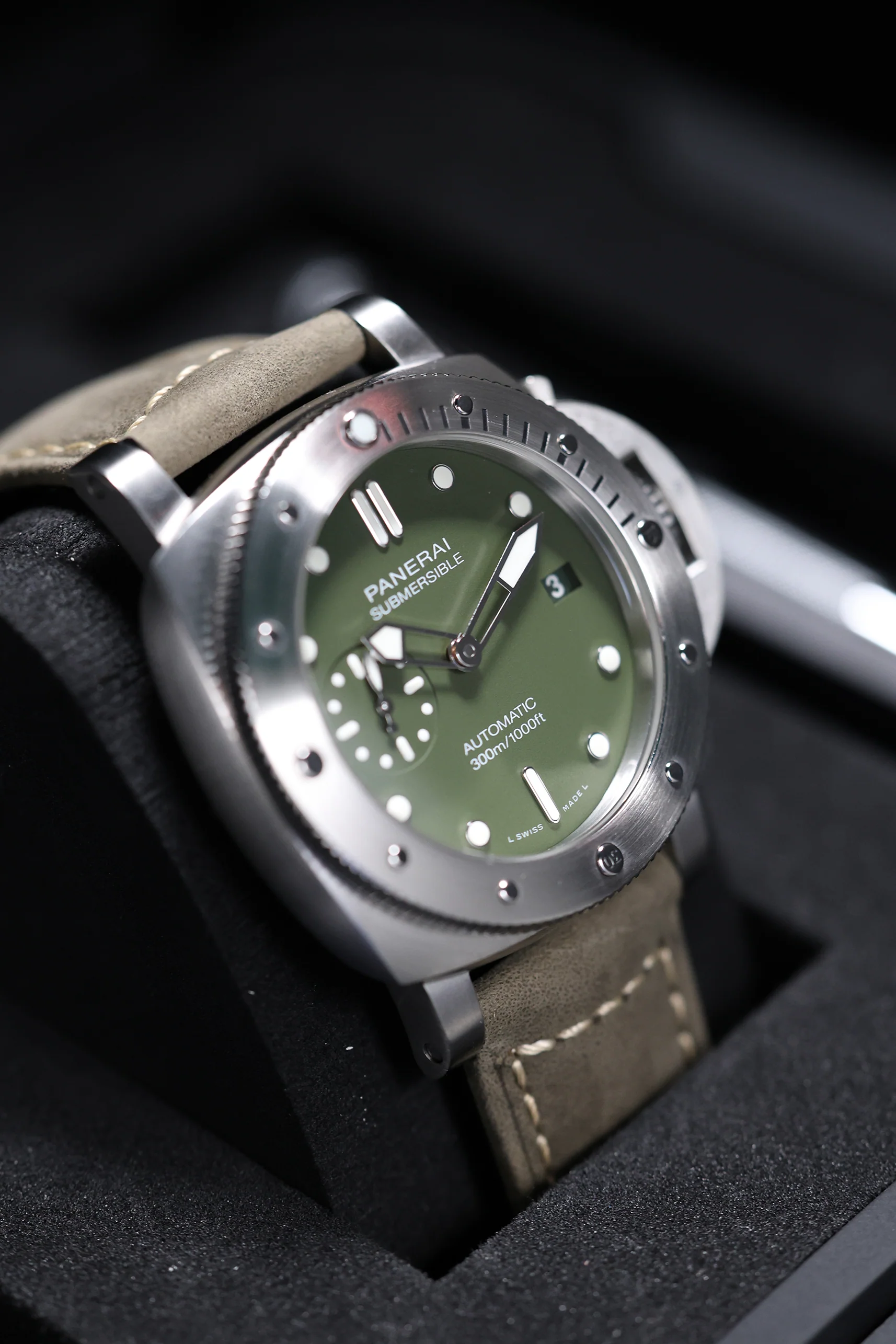 Panerai Submersible Verde Militare LE 42mm PAM01055 2020 [Preowned] - Image 9