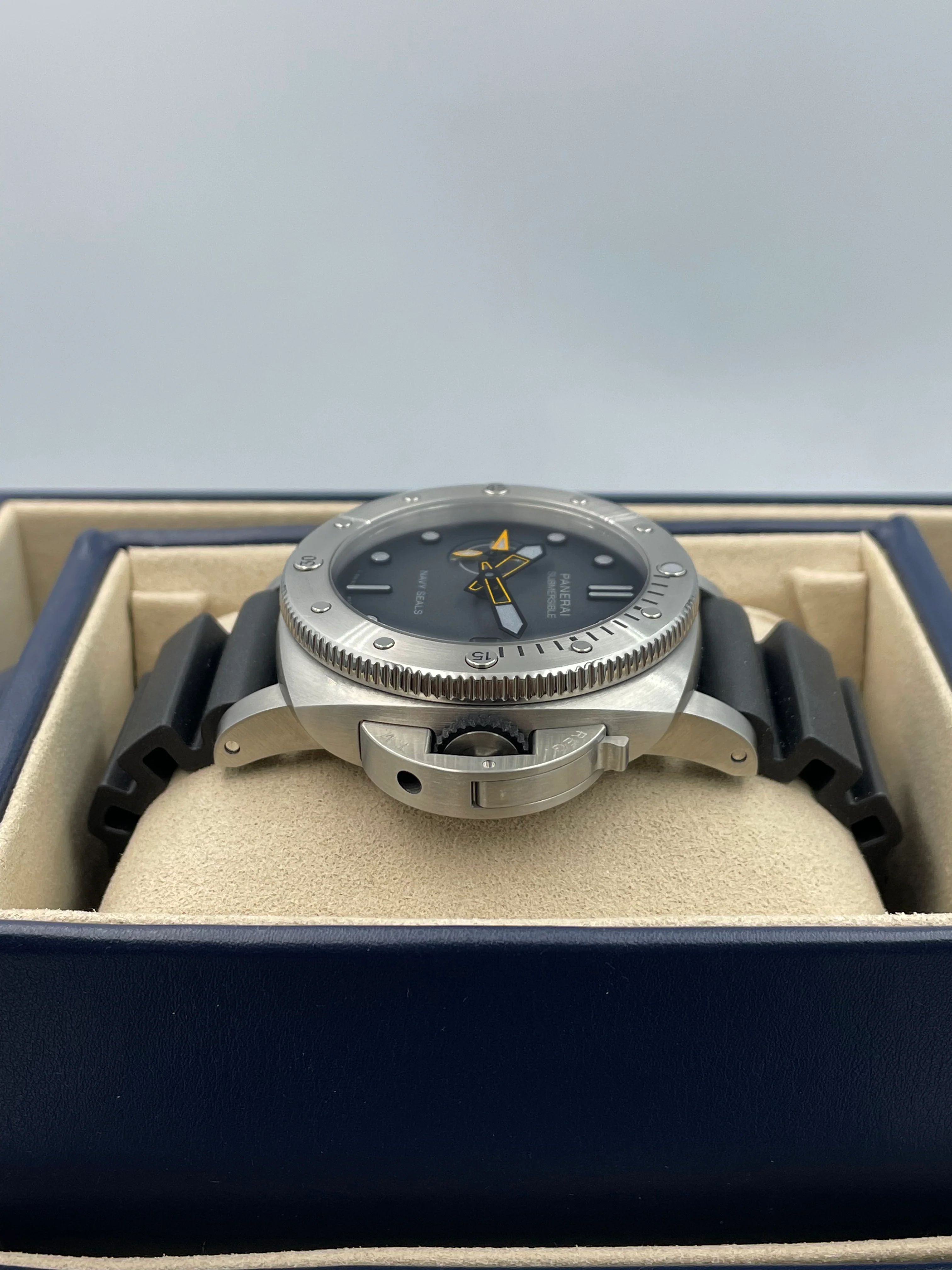 Panerai Submersible GMT Navy SEALs 44mm PAM01323 2023 [Preowned] - Image 9