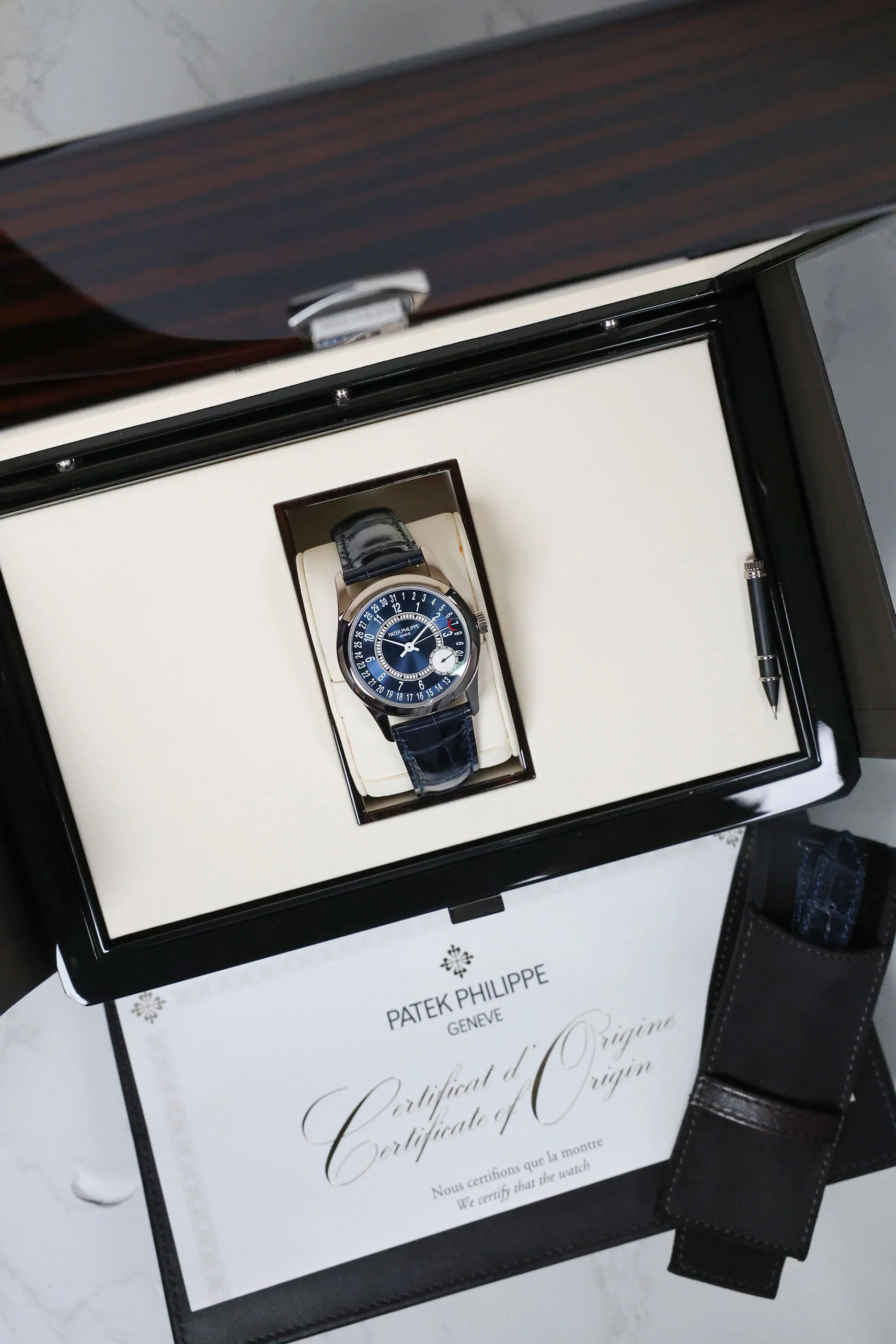 Patek Philippe Calatrava 37mm 6000G-012 2017 [Preowned] - Image 17