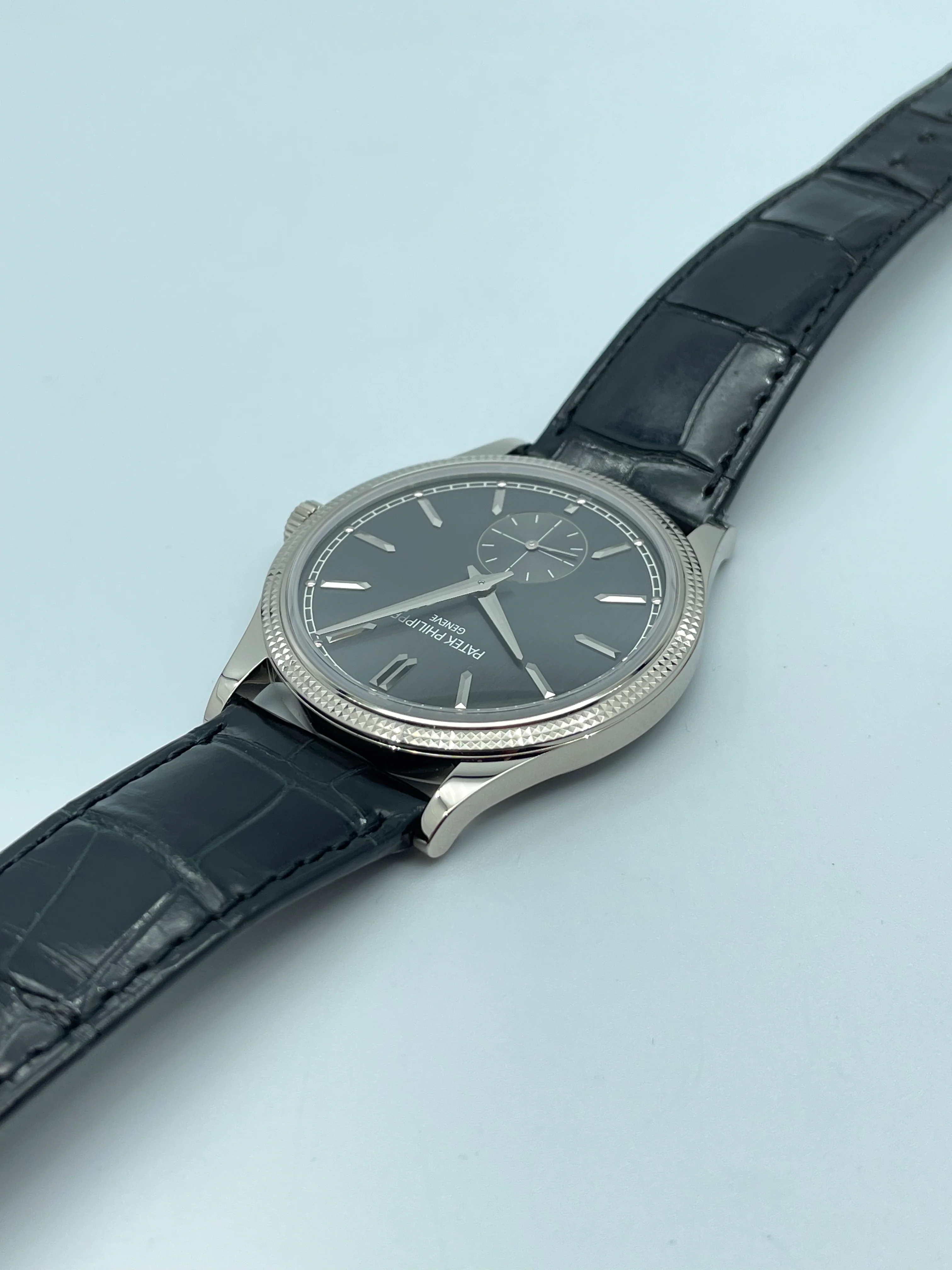 Patek Philippe Calatrava 39mm 6119G-001 2023 [Preowned] - Image 9