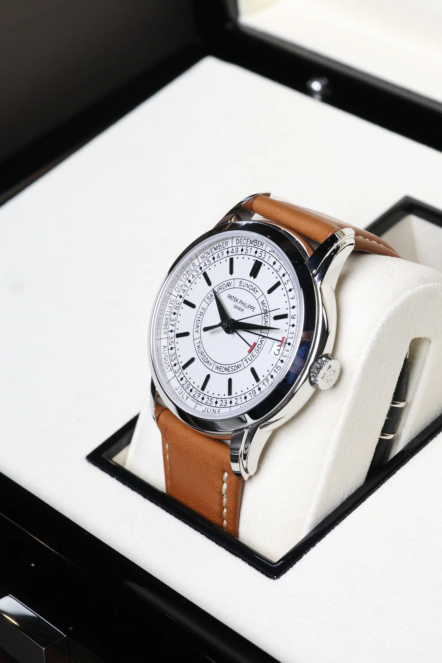 Patek Philippe Complications Calatrava Weekly Calendar 5212A 2025 NOS - Image 8
