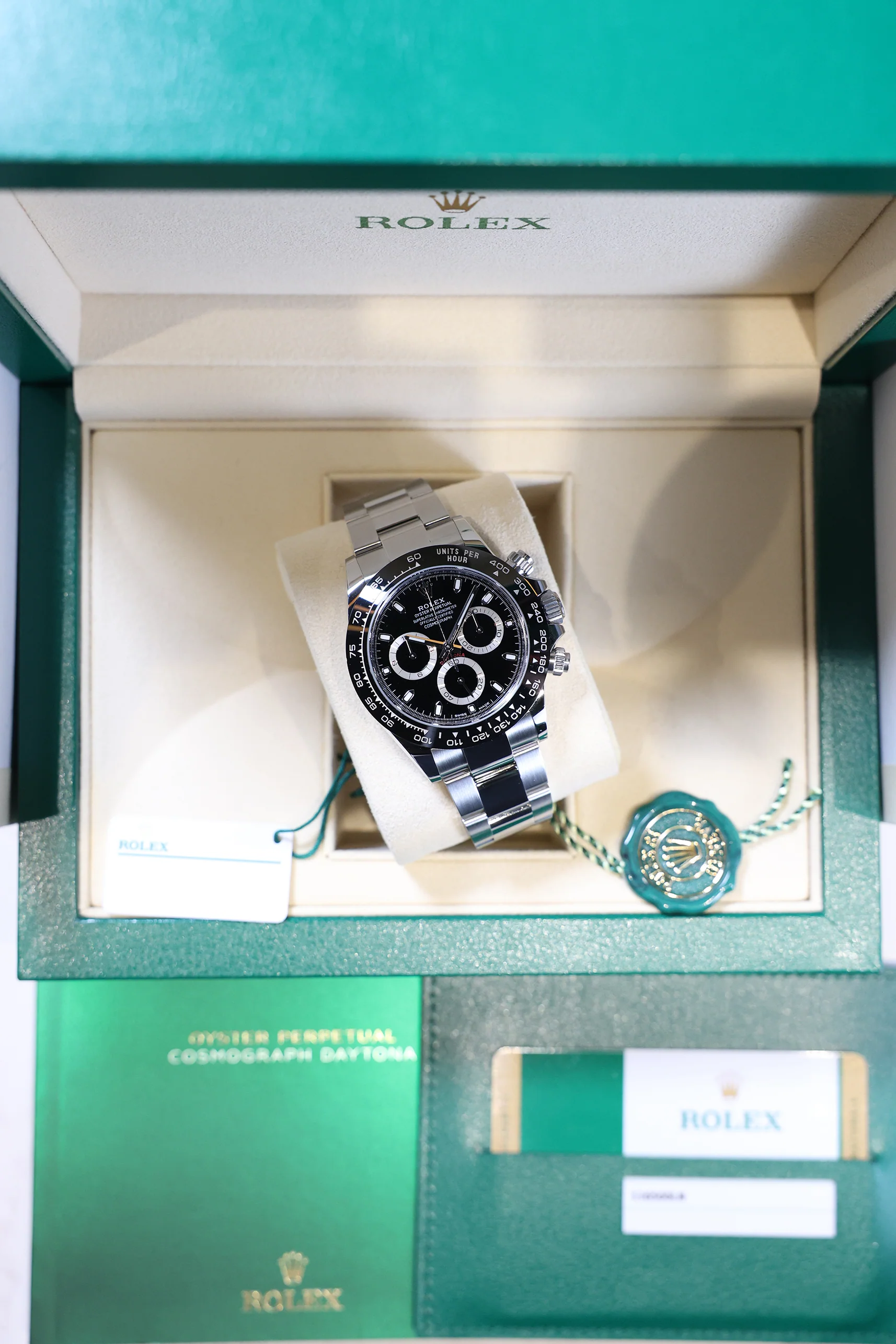 Rolex Cosmograph Daytona Steel 40mm Black 116500LN 2019 [Preowned] - Image 18
