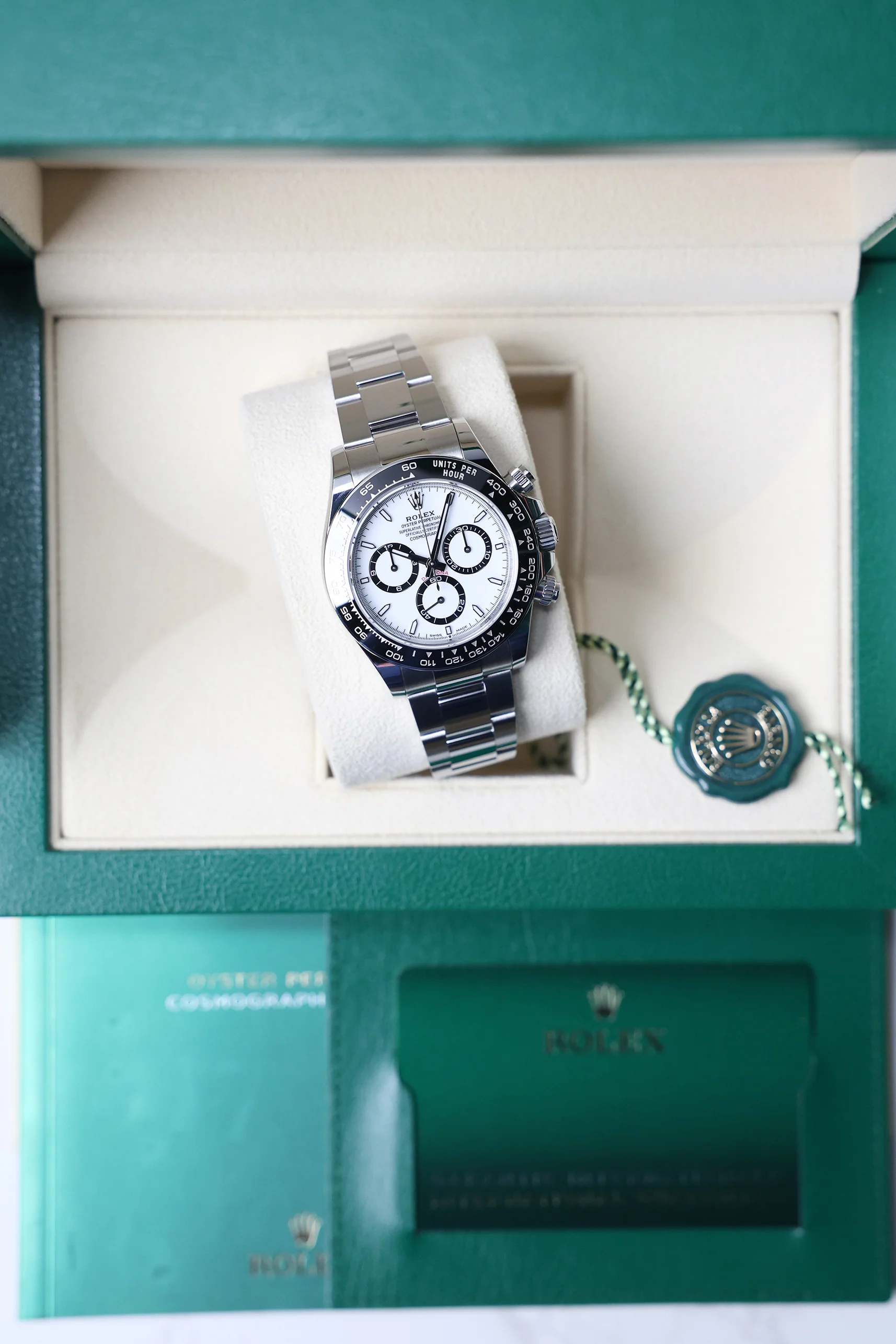 Rolex Cosmograph Daytona Steel White Panda 126500LN 2025 [Preowned] - Image 18