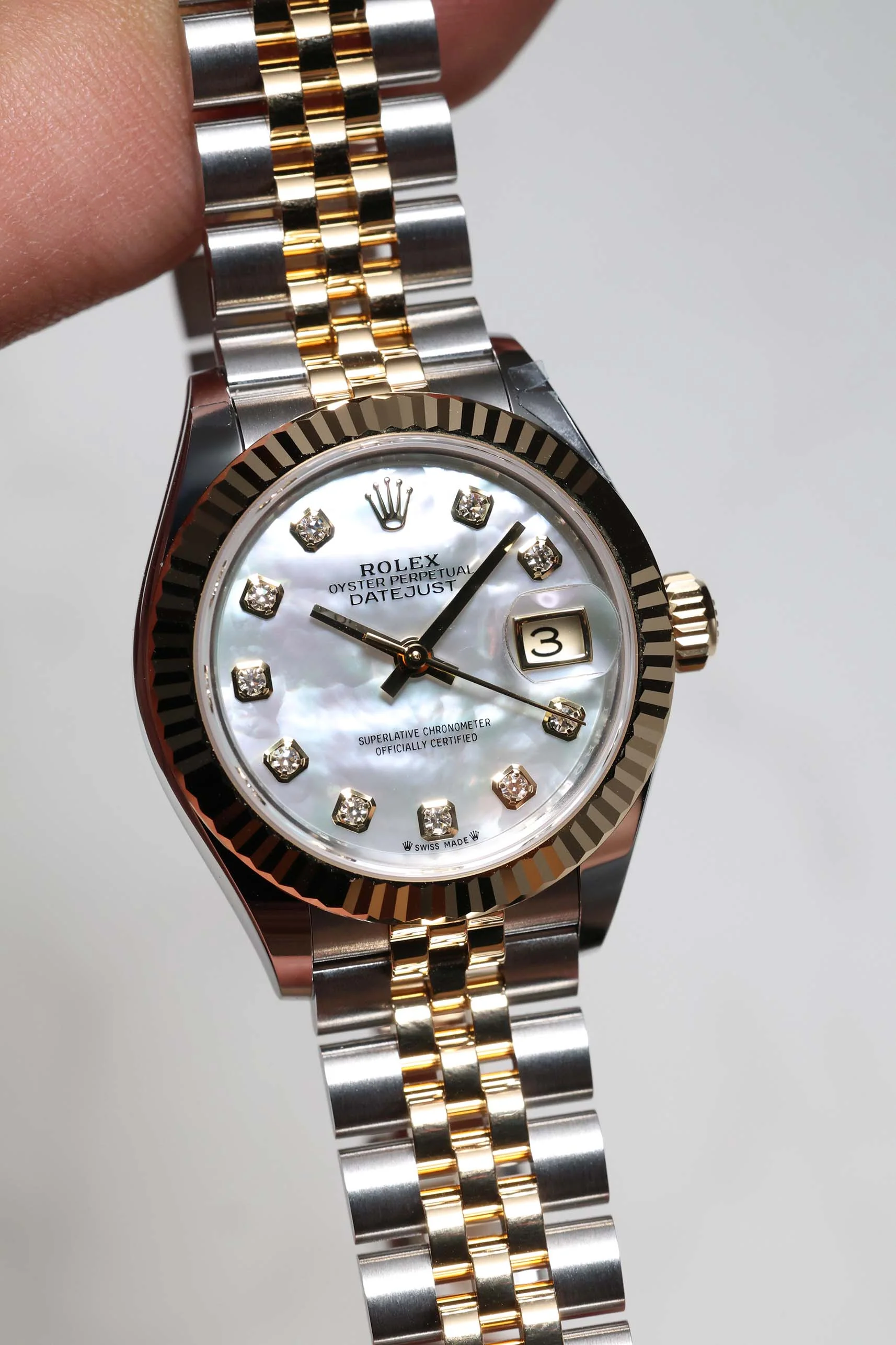 Rolex Datejust 28mm Mother of Pearl 10 Diamonds Steel Rolesor Jubilee 279173 - Image 6