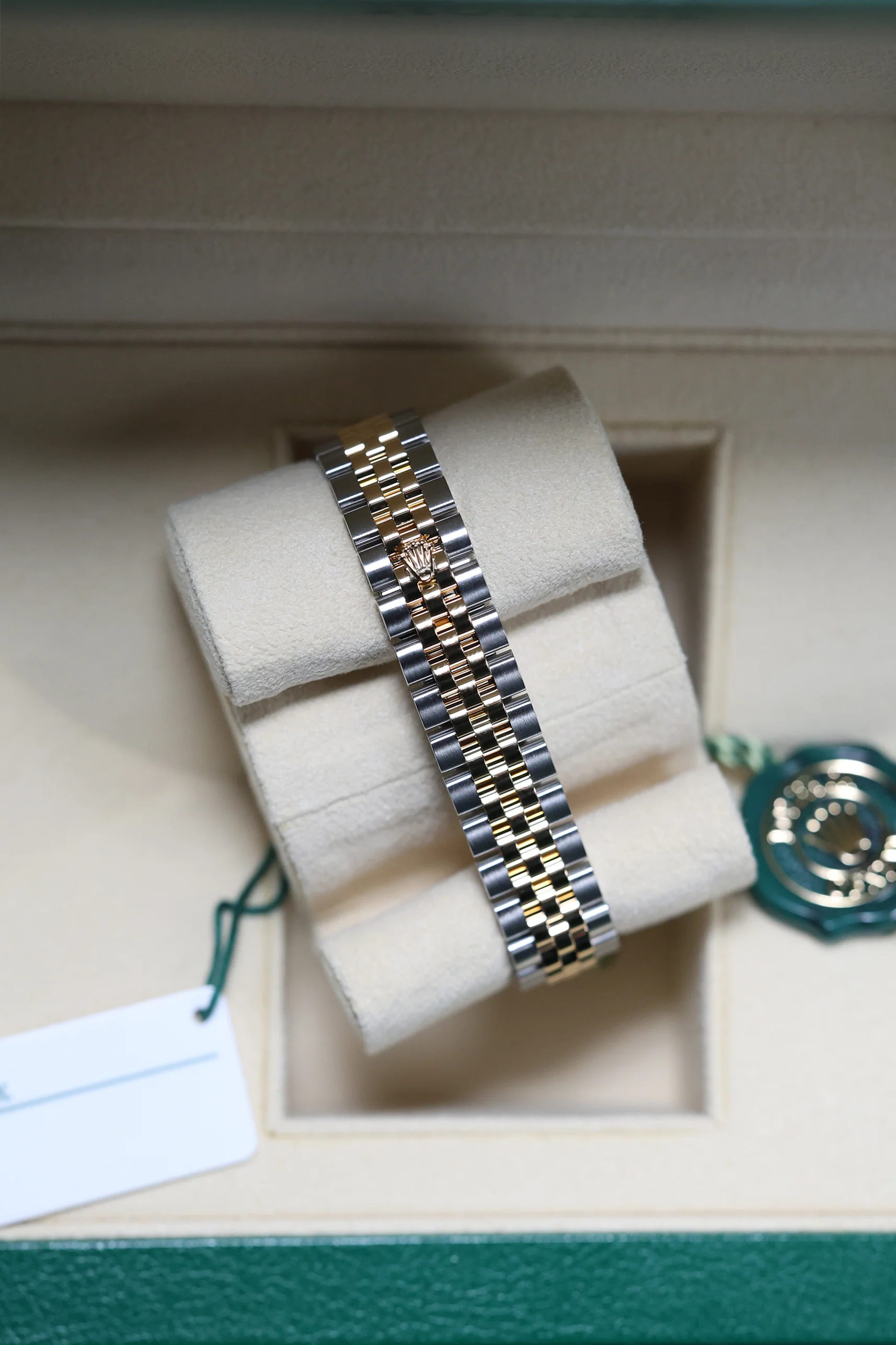 Rolex Datejust 28mm Silver 10 Diamonds Rolesor Jubilee 279173 2021 [Preowned] - Image 17