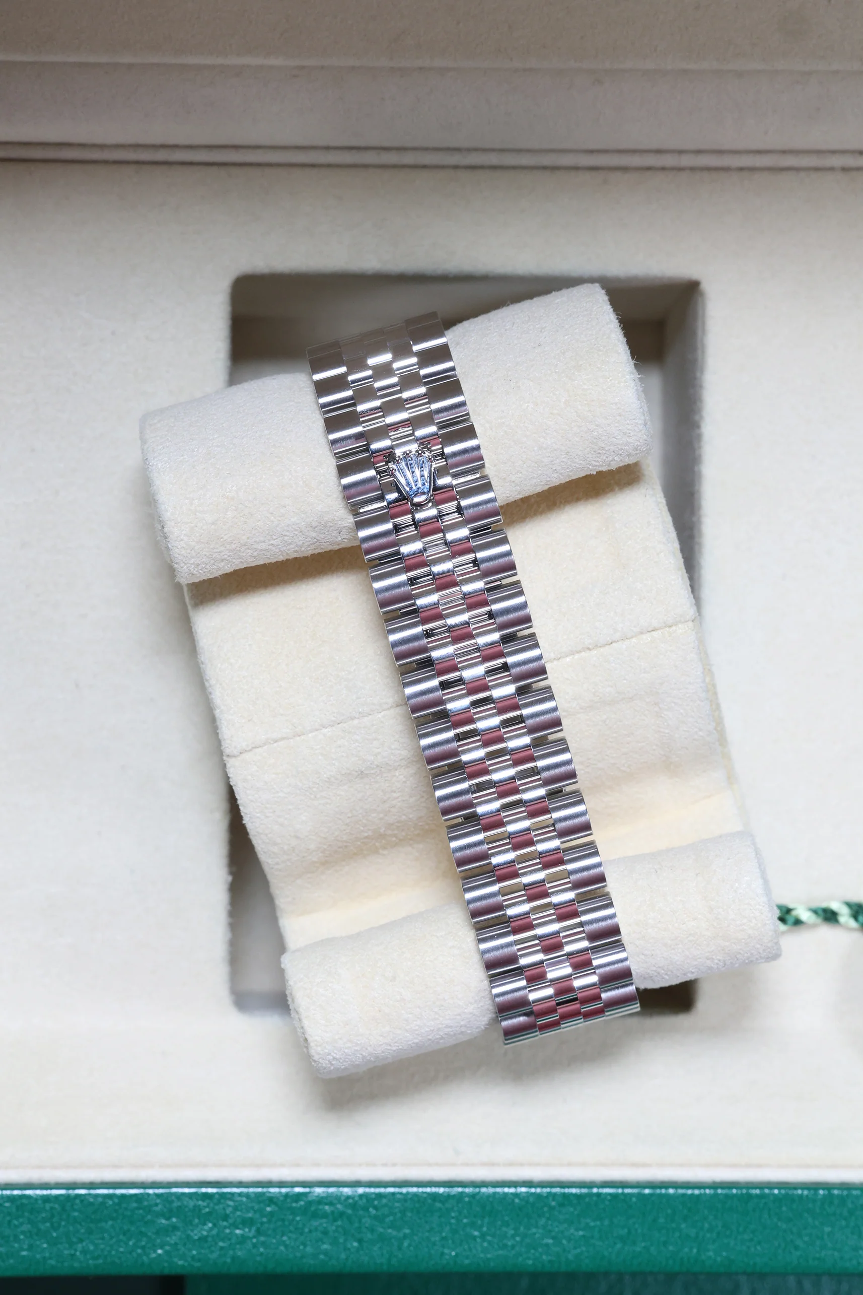 Rolex Datejust 31mm White Mother of Pearl with 10 Diamonds Jubilee 278384RBR - Image 13