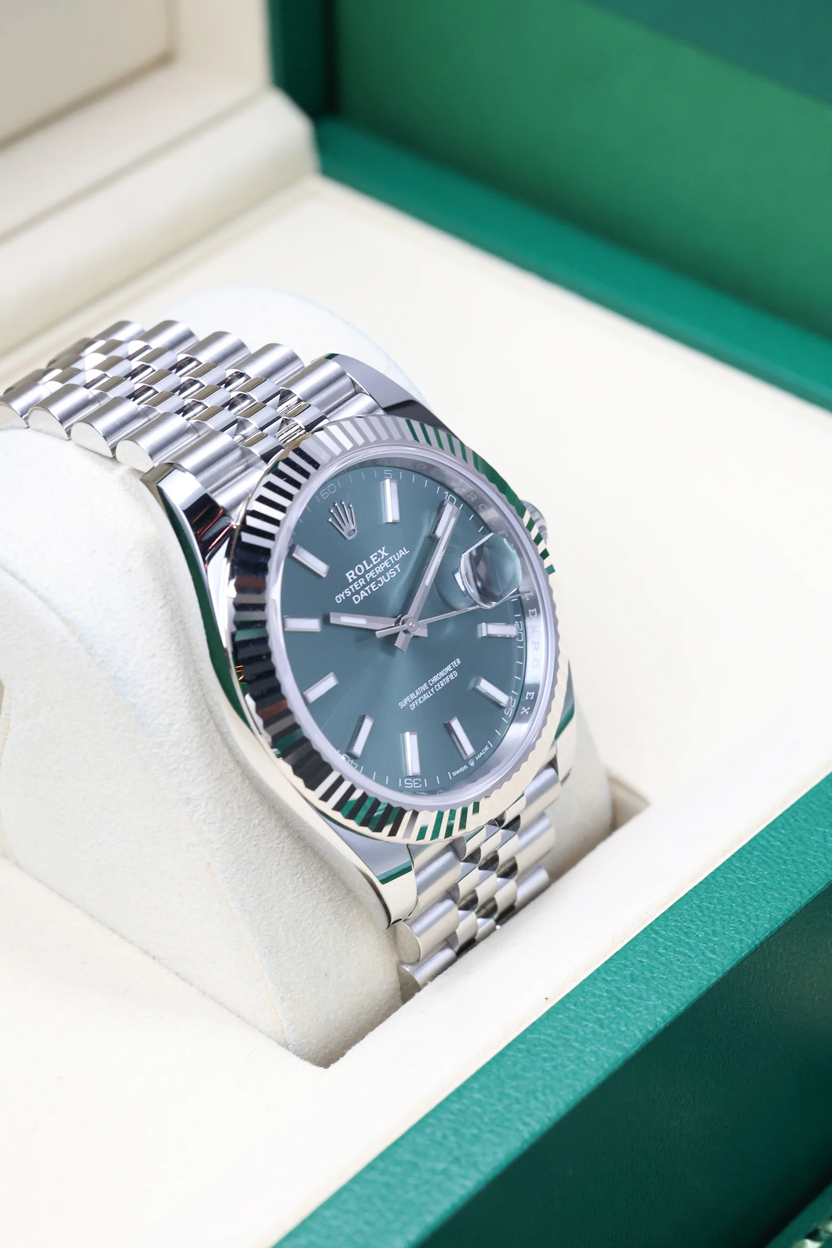 Rolex Datejust 41mm Mint Green Jubilee 126334 - Image 12