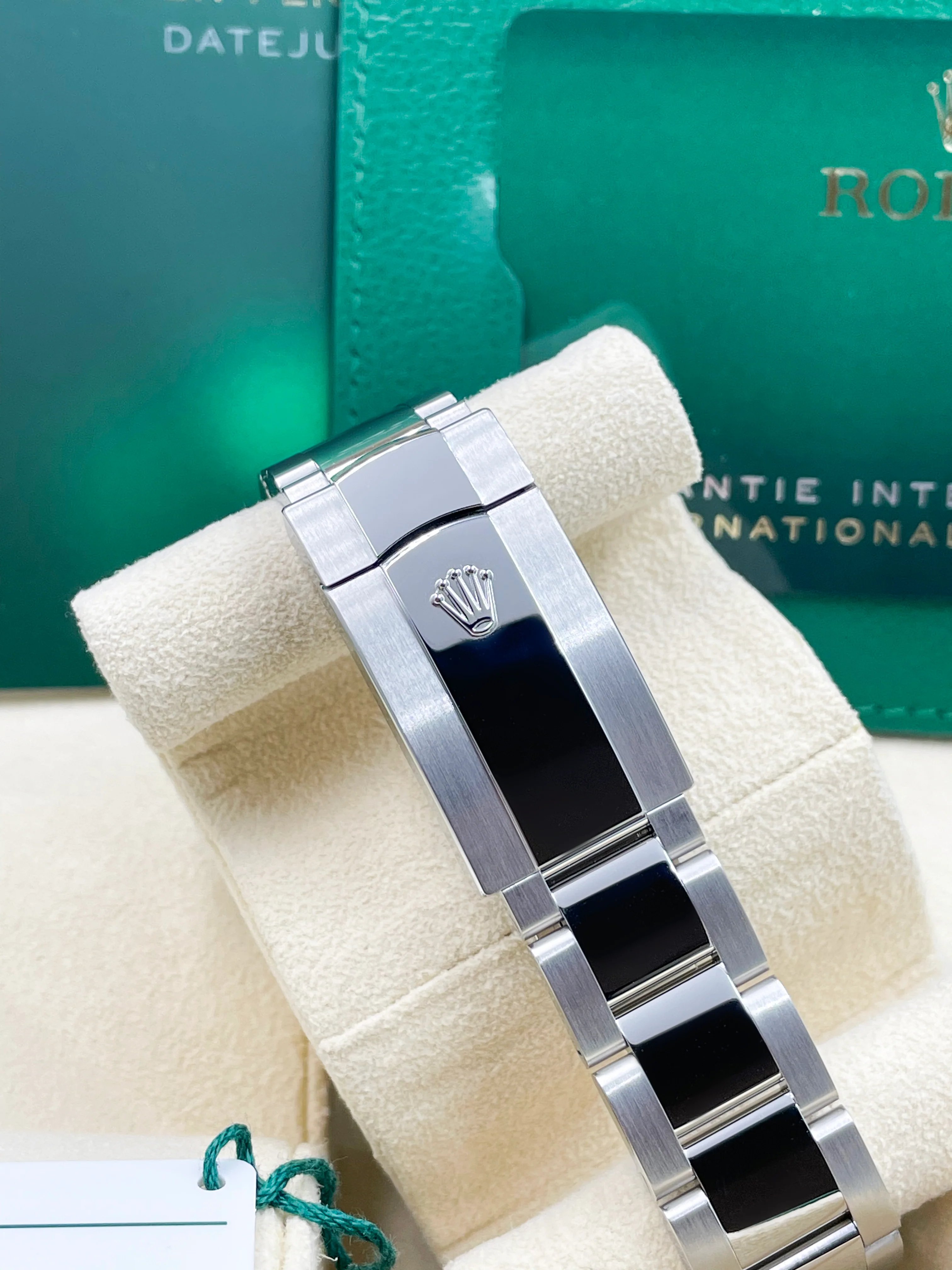 Rolex Datejust 41mm Rhodium Dial 126300 2022 [Preowned] - Image 13