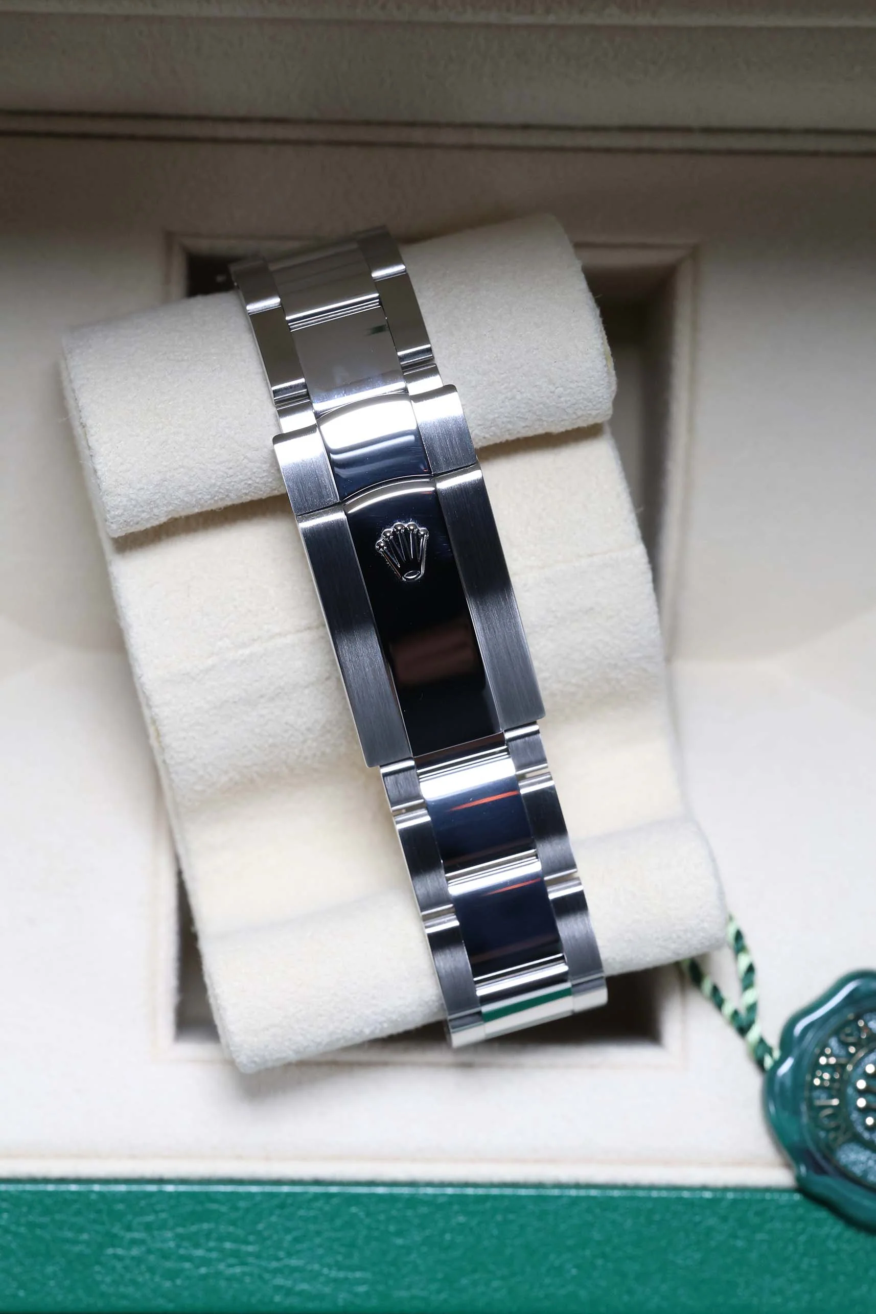 Rolex Datejust II 41mm Silver Index 116334 2017 [Preowned] - Image 17