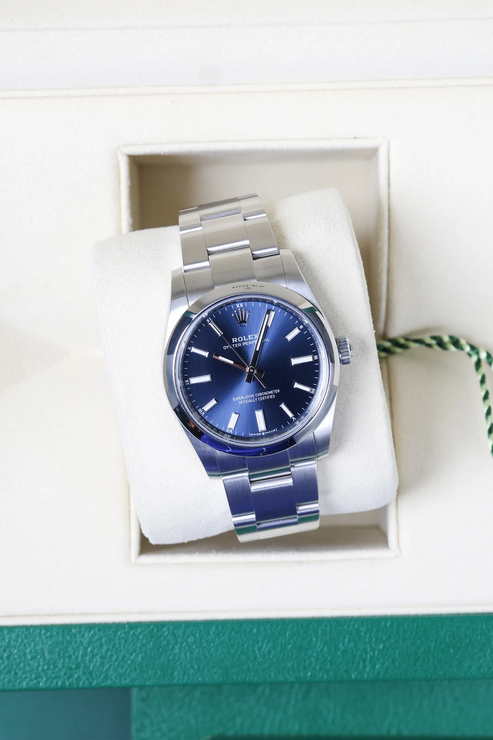 Rolex Oyster Perpetual 34mm Bright Blue 124200 2024 [Preowned] - Image 8