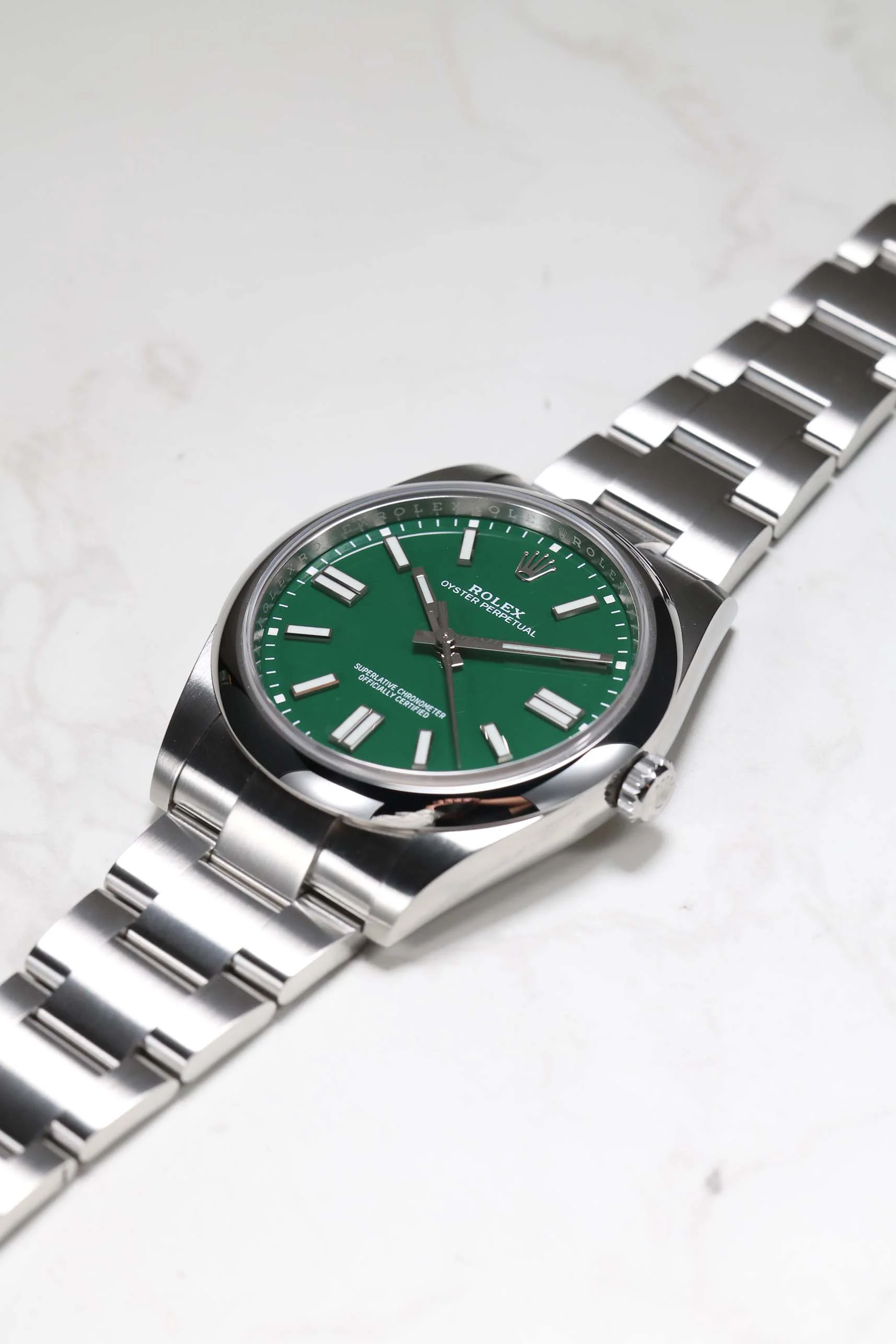 Rolex Oyster Perpetual 41mm Green 124300 2022 [Preowned] - Image 12