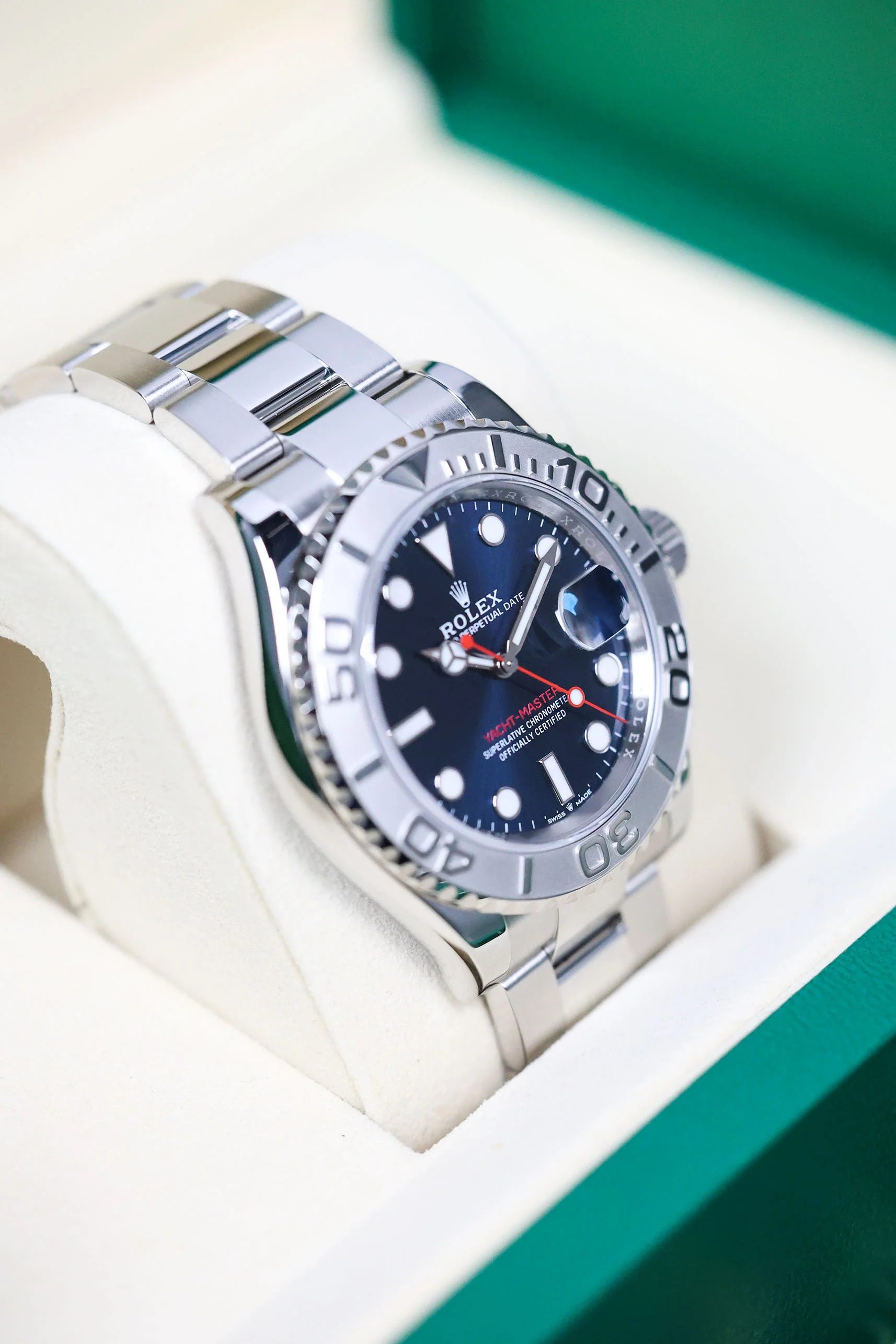 Rolex Yachtmaster Blue 40mm 126622 2025 [Preowned] - Image 10