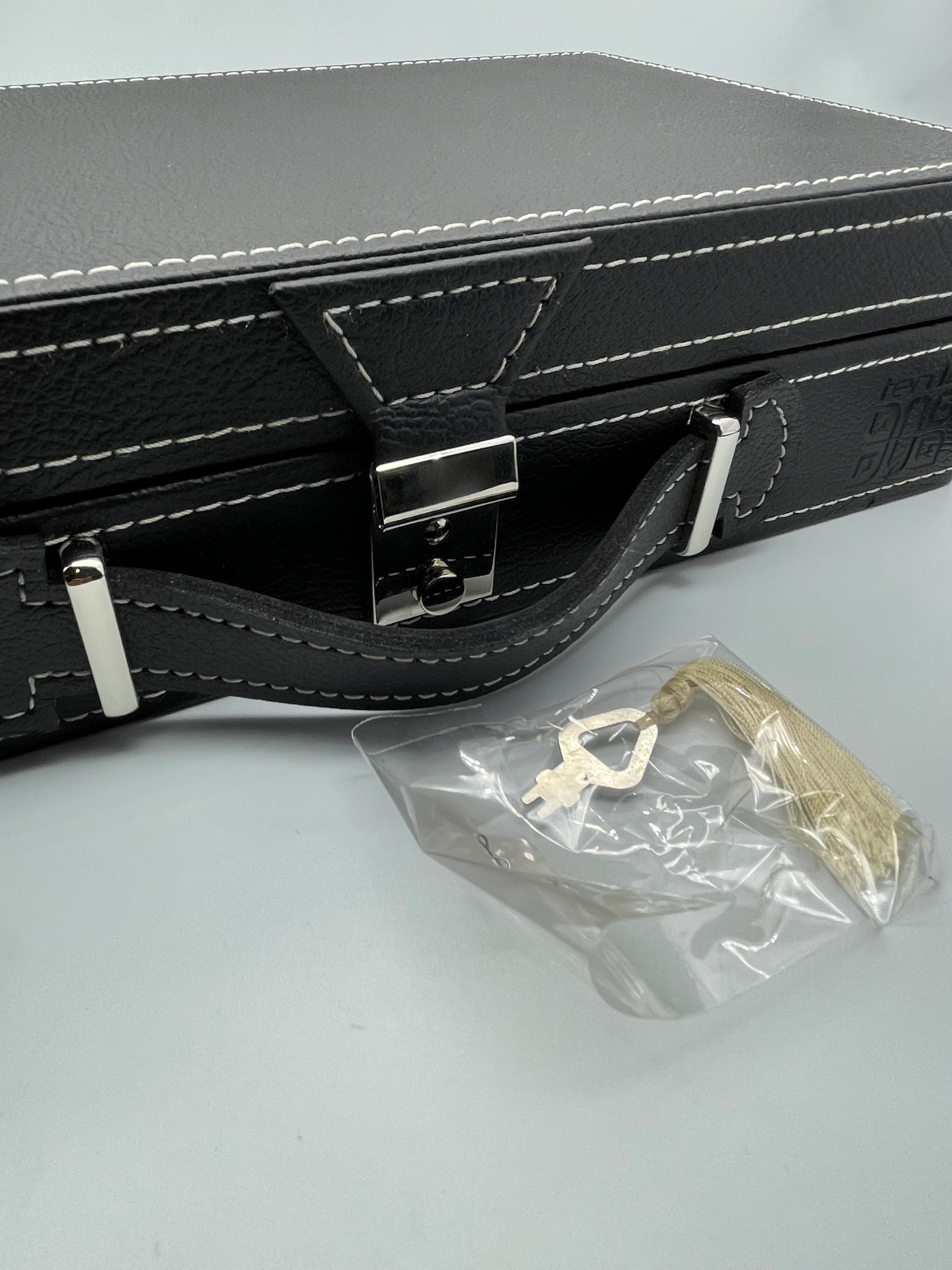 Ten10 Oscar Ver.2 Watch Box for 10 Watches (Black Exterior & Light Blue Interior) - Image 6